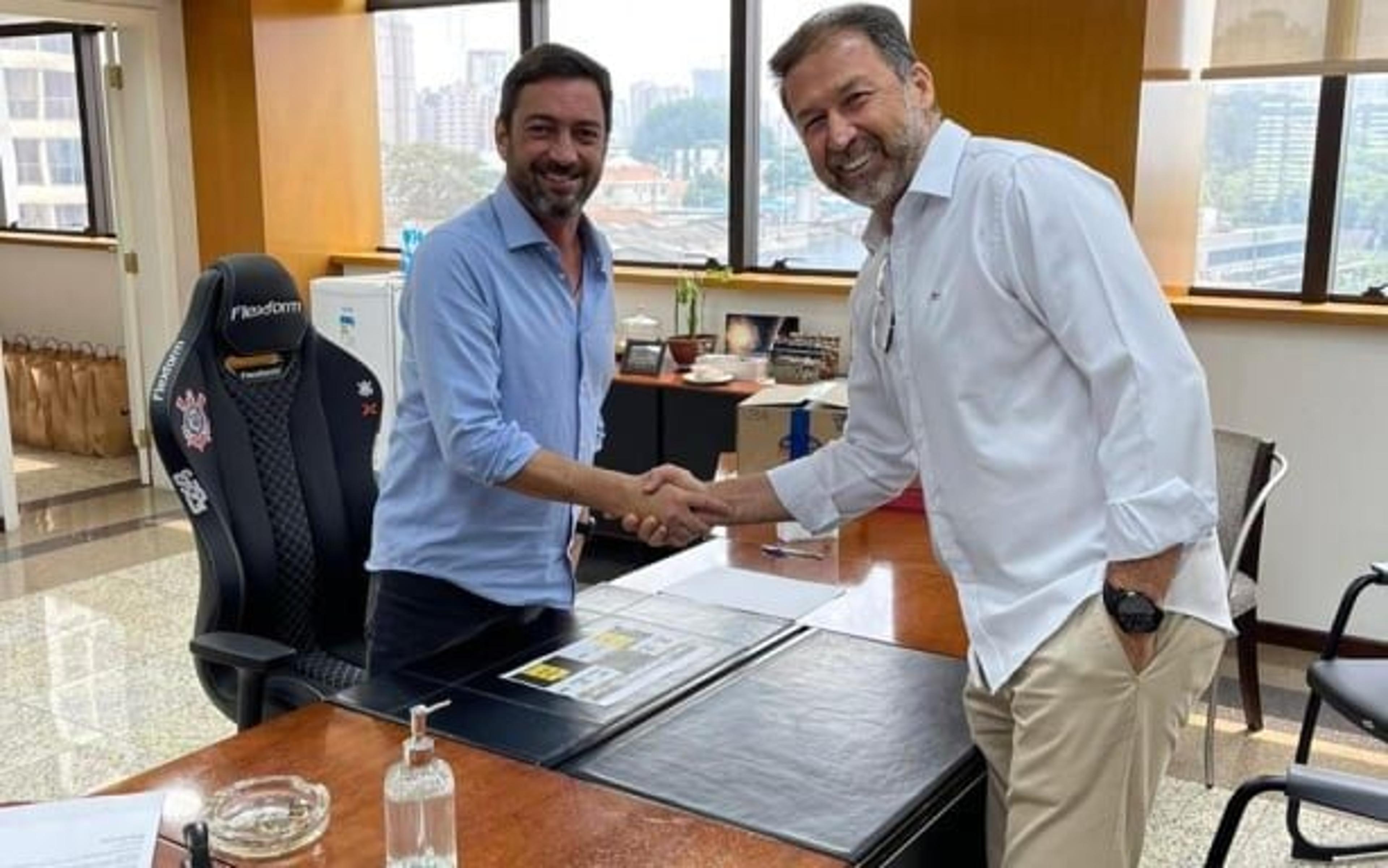 Augusto Melo pode iniciar mandato no Corinthians próximo de bater meta de vendas em 2024