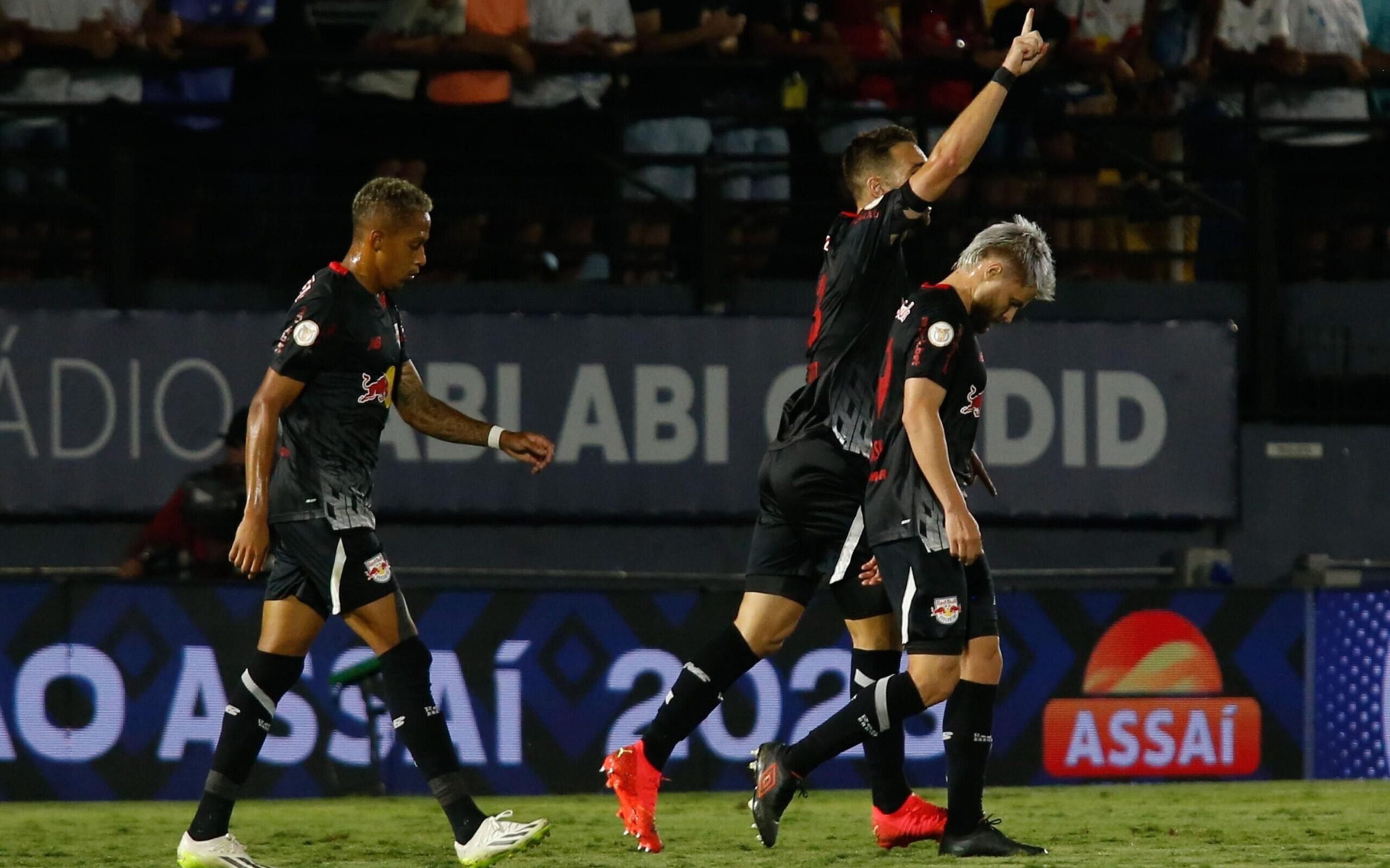 RB Bragantino bate o Coritiba e mantém viva esperança de G4 no Brasileirão