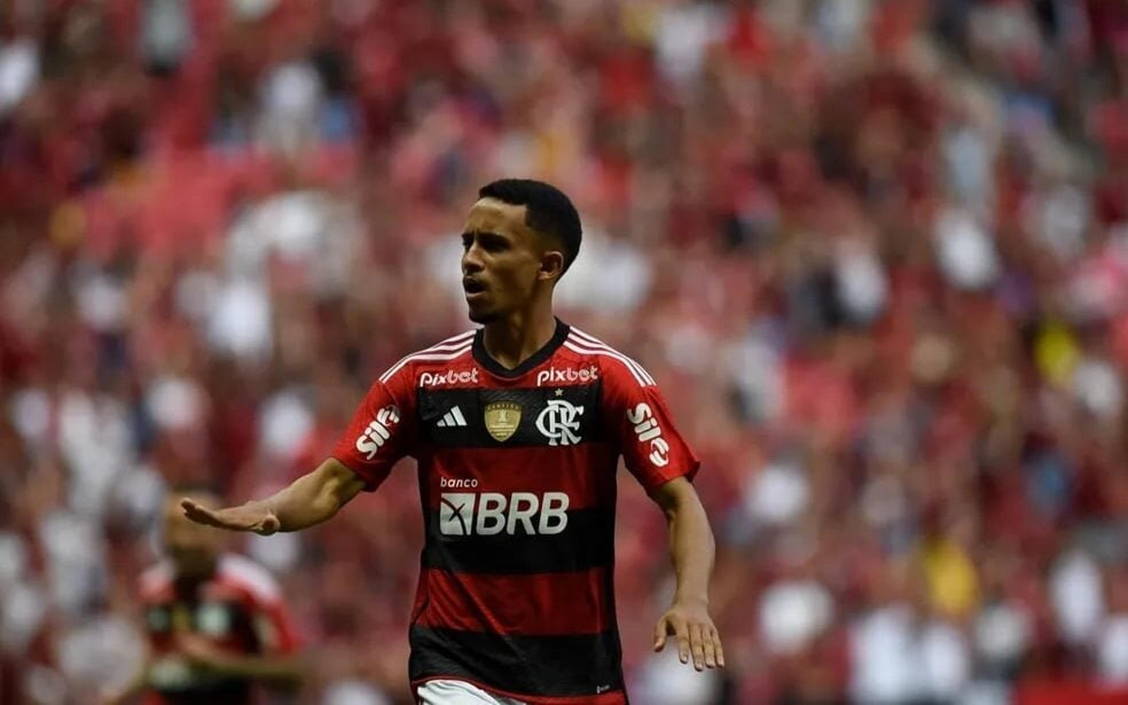 Matheus Gonçalves volta ao Flamengo em busca de oportunidade com Tite