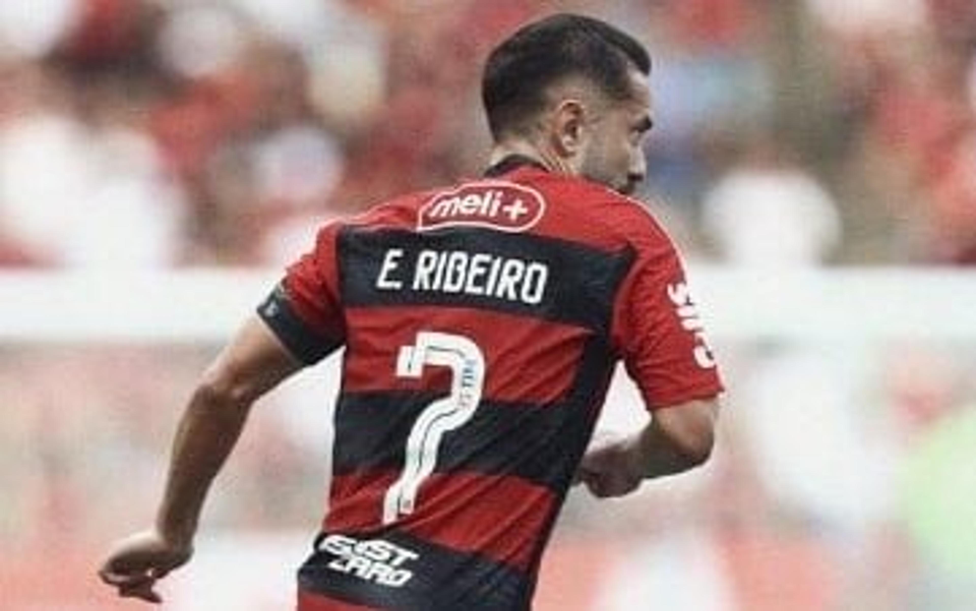 Em último dia de contrato e acordo com o Flamengo, Everton Ribeiro avalia propostas