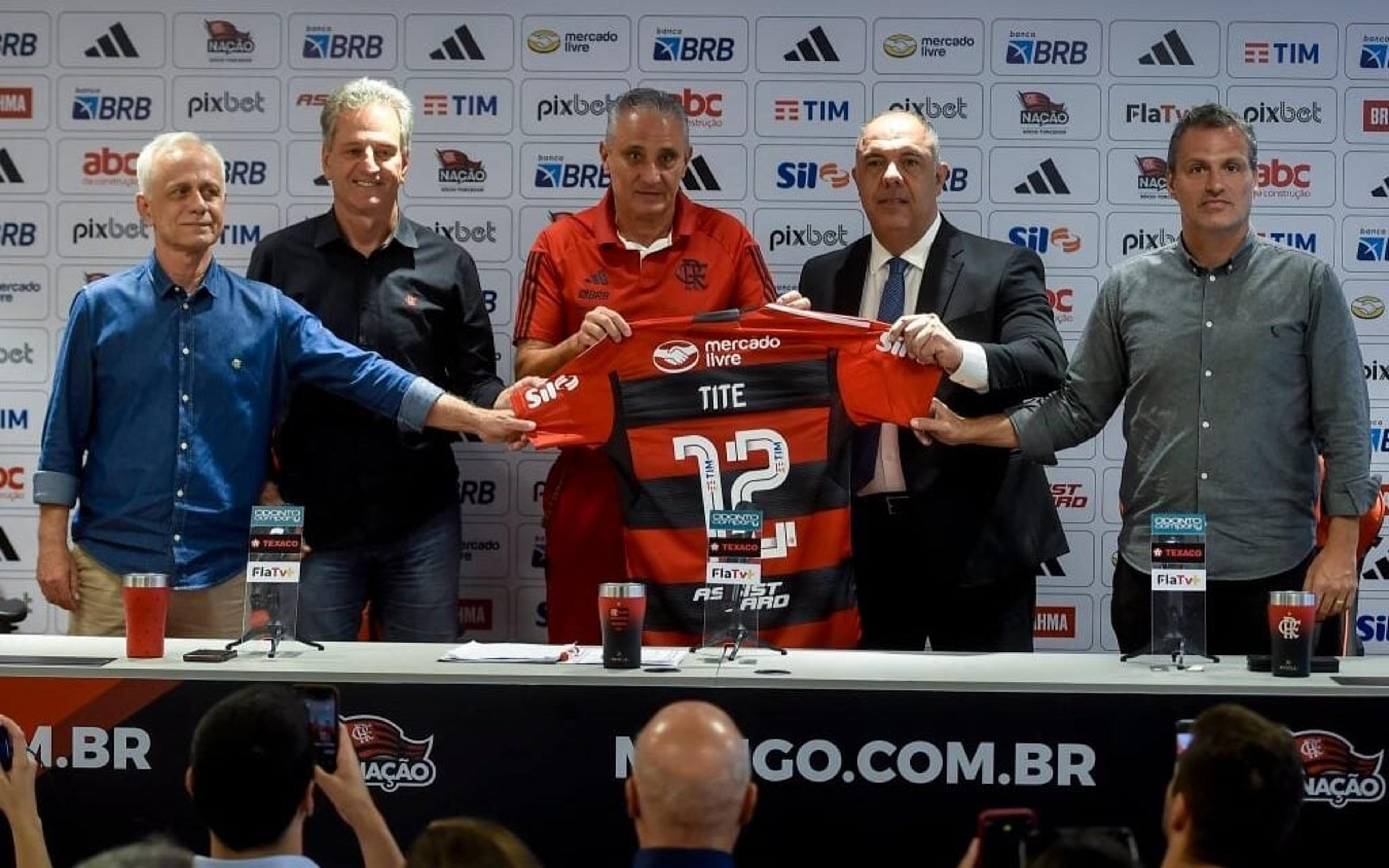 Reunião entre Tite e diretoria do Flamengo define rumos para 2024