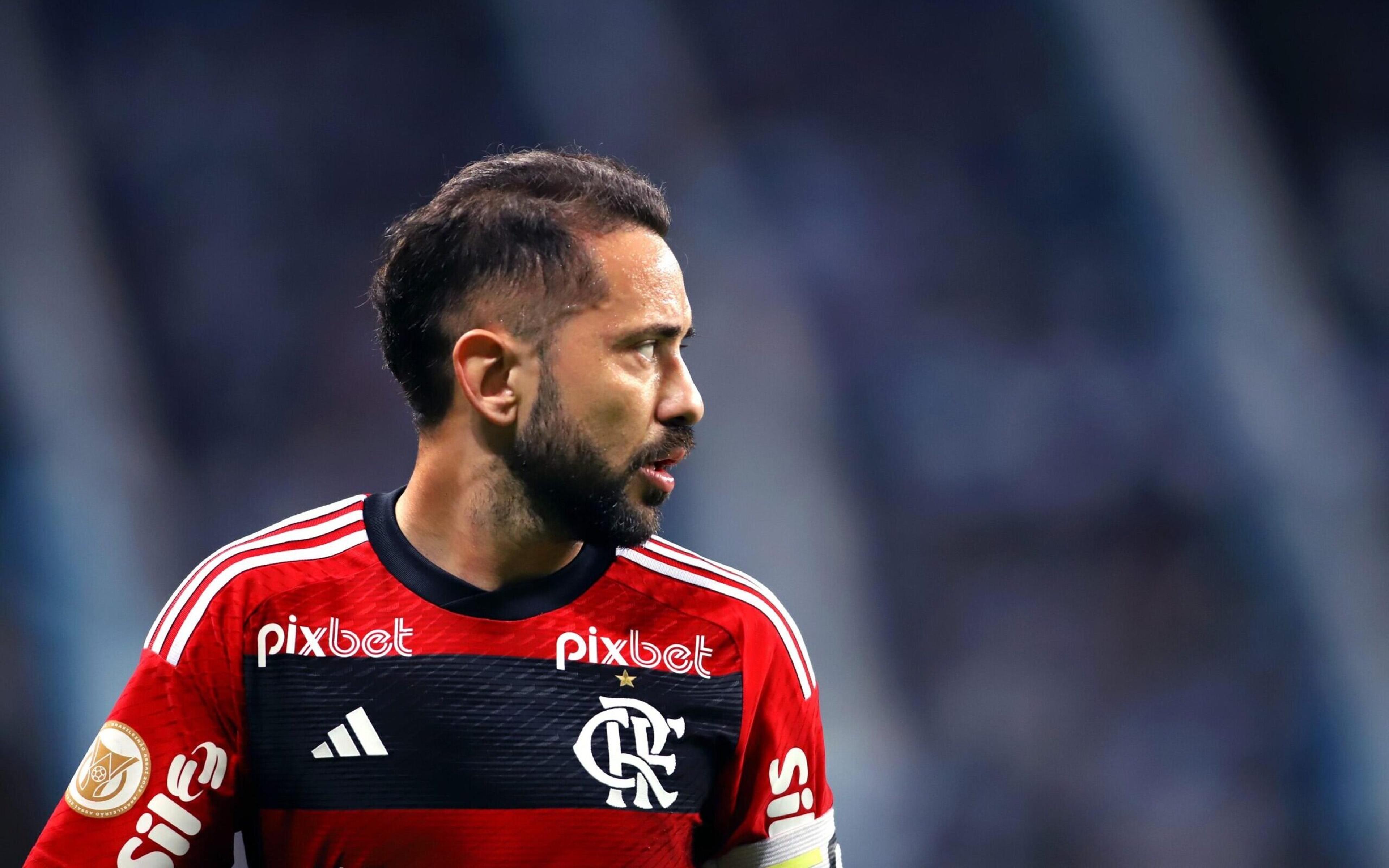 Everton Ribeiro, ex-Flamengo, acerta com o Bahia