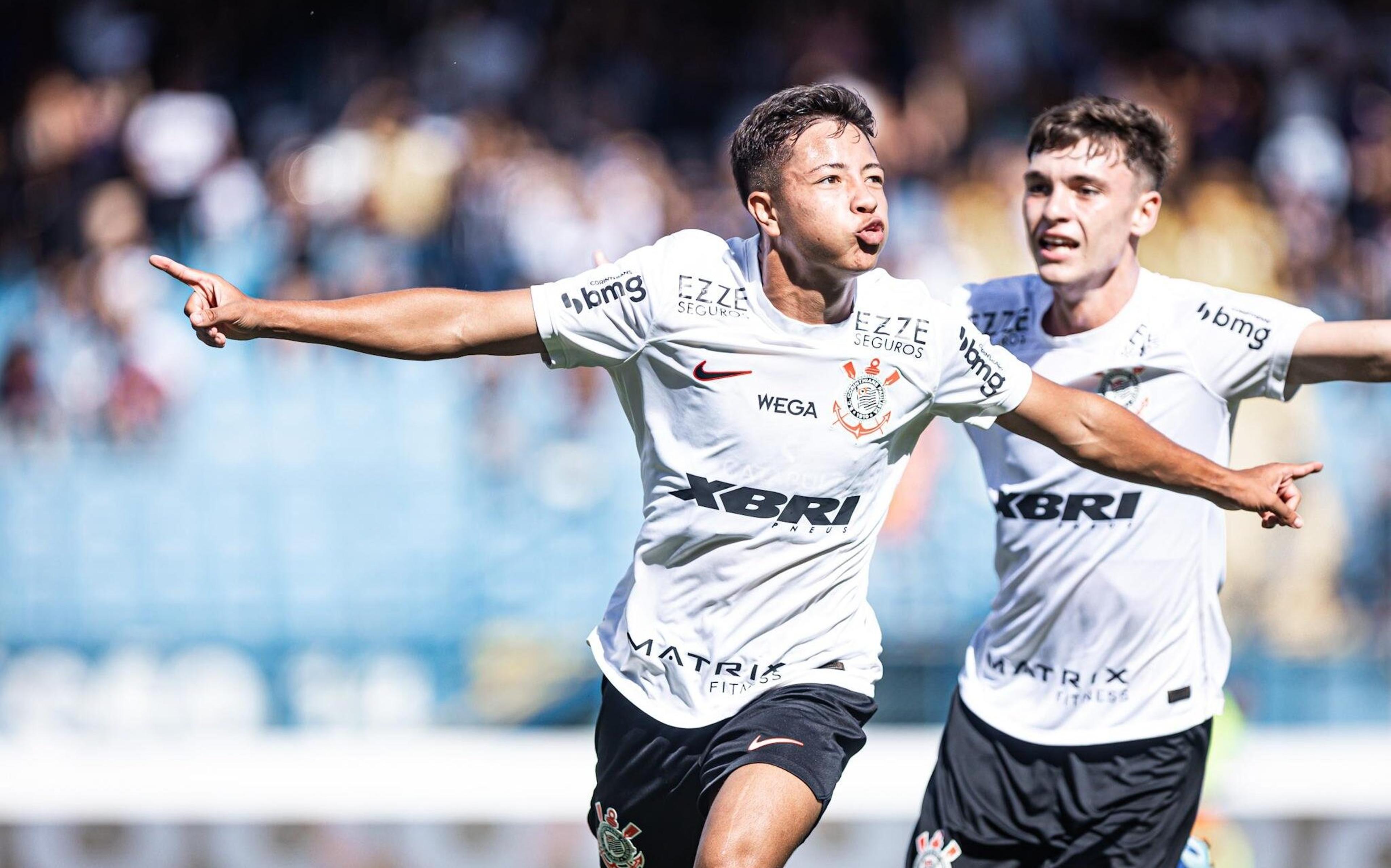 Corinthians atropela Atlético-GO e avança às oitavas de final da Copinha