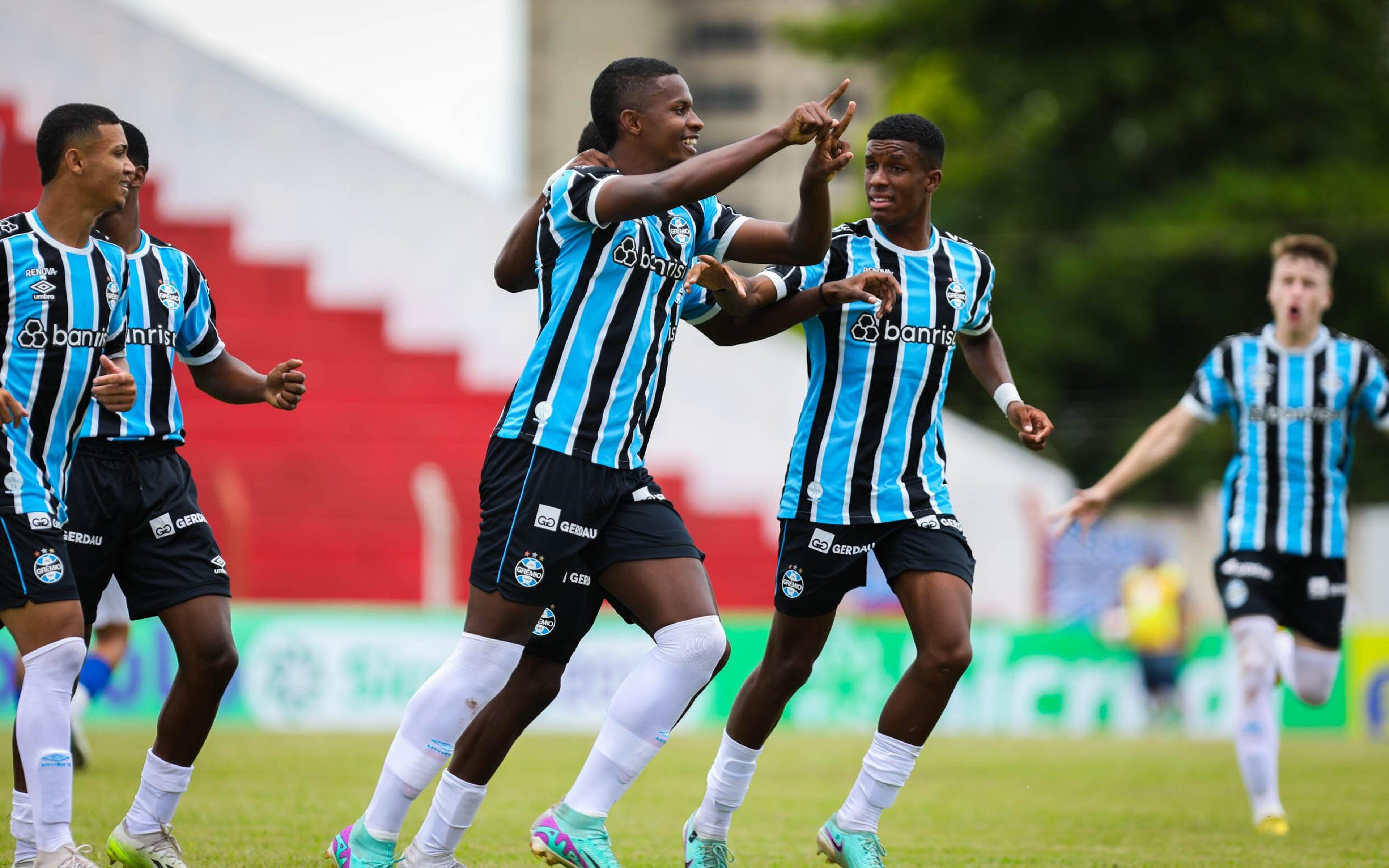 Grêmio goleia Serra Branca na estreia na Copinha