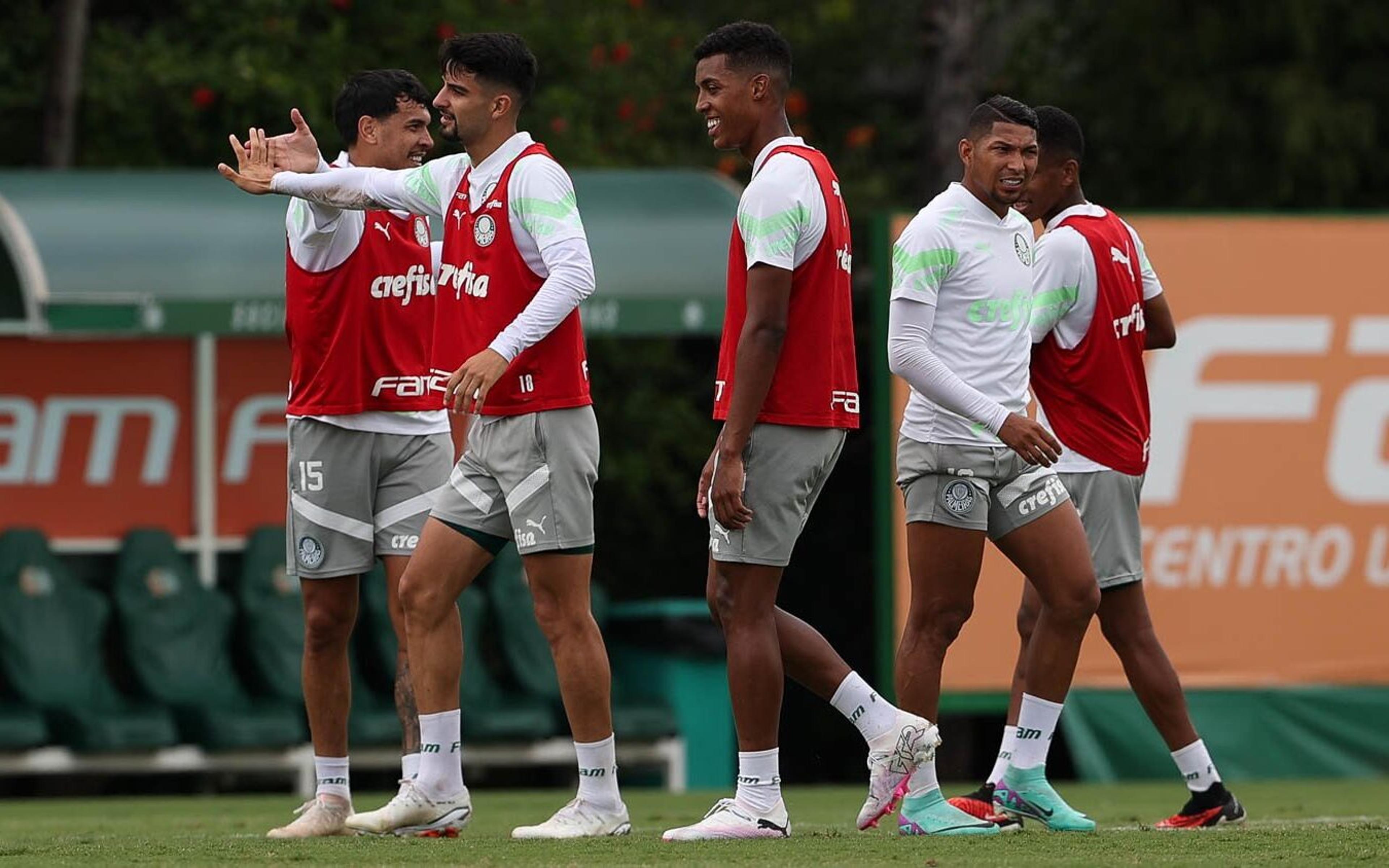 Palmeiras encerra preparação para pegar o Santos com dúvida no ataque