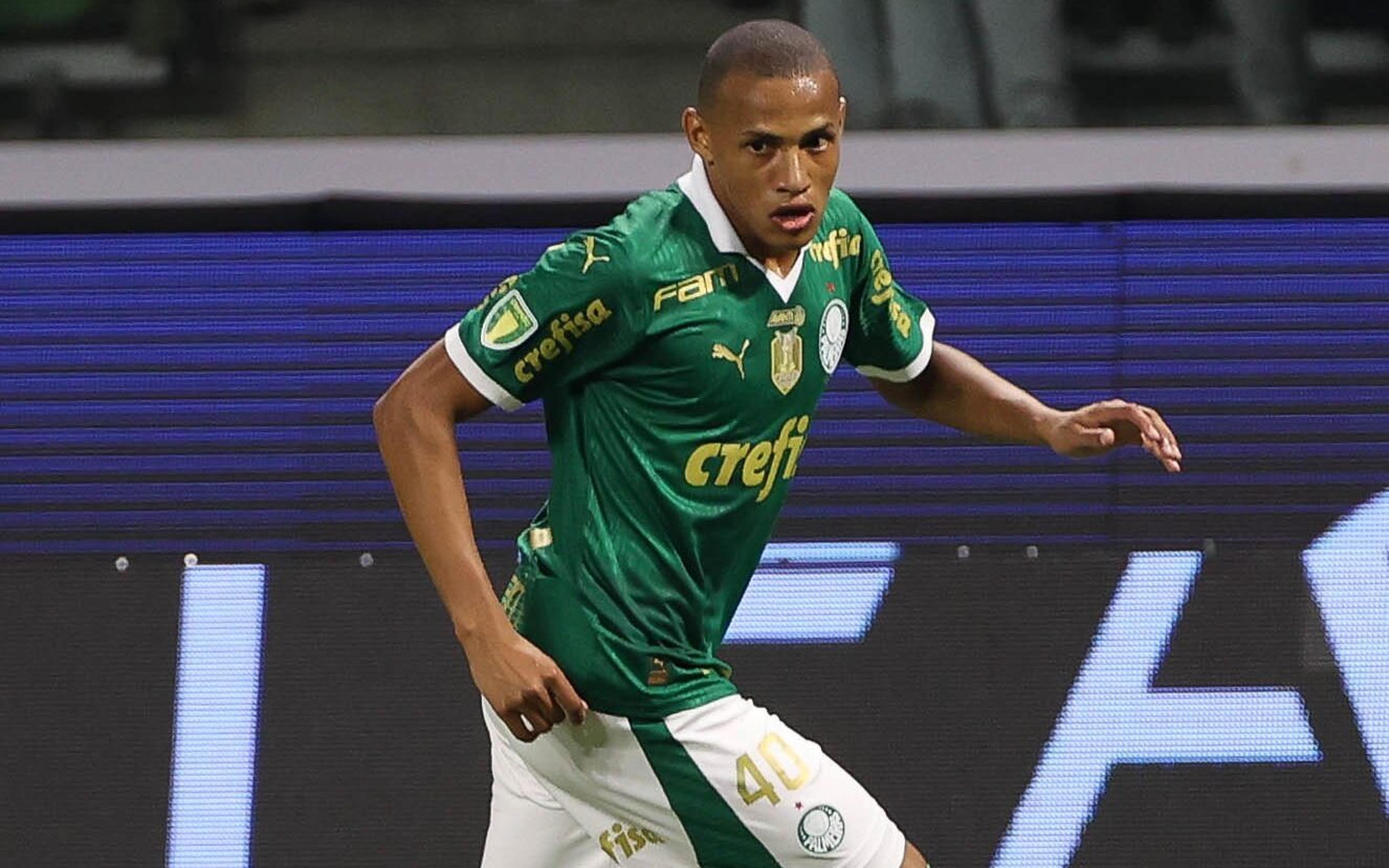 Jhon Jhon ganha nova chance como titular do Palmeiras em palco onde brilhou em 2023