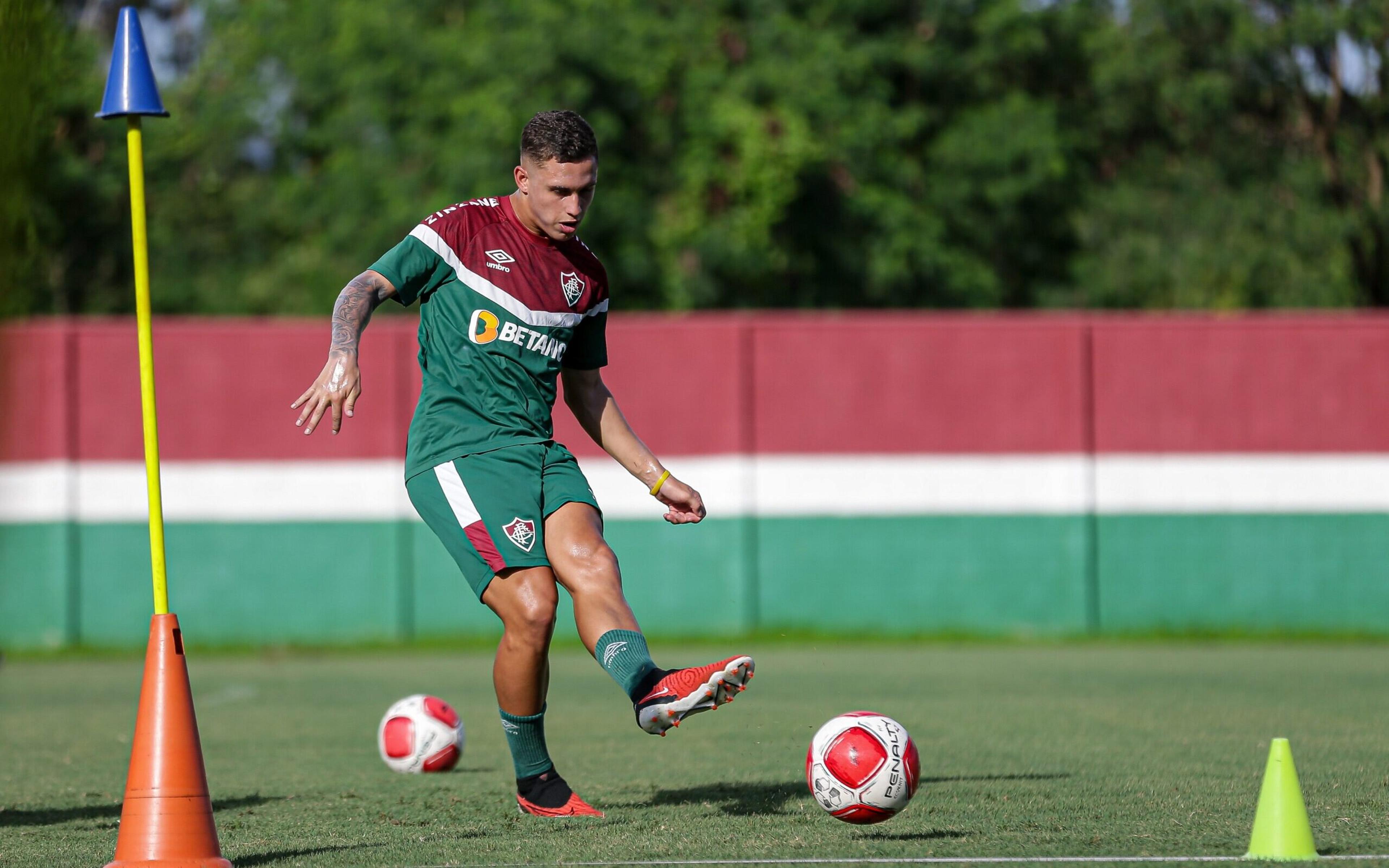 Meia do Fluminense, Arthur destaca oportunidade na estreia do Campeonato Carioca