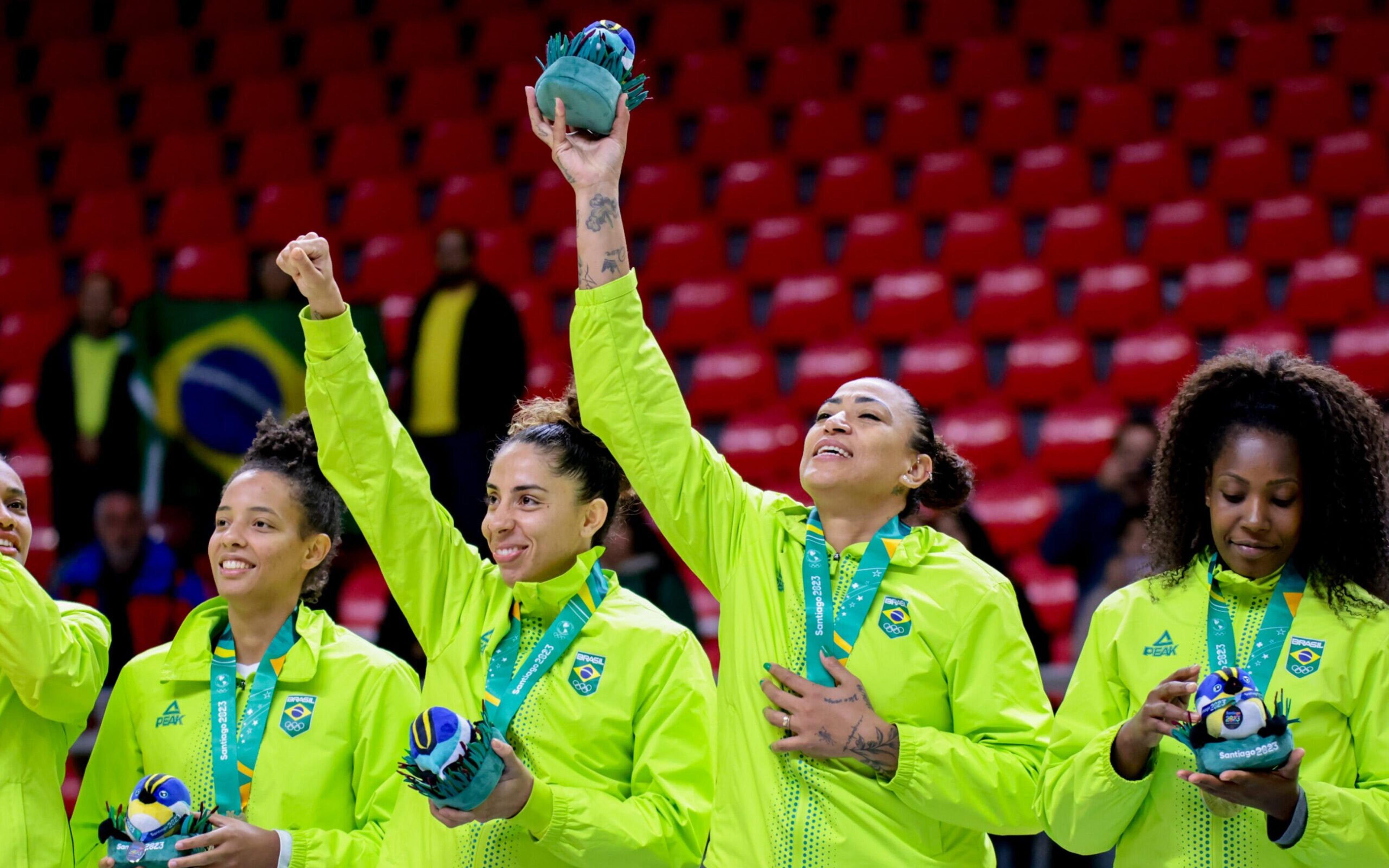 Seleção Feminina de Basquete mescla jovens e veteranas na luta para voltar às Olimpíadas