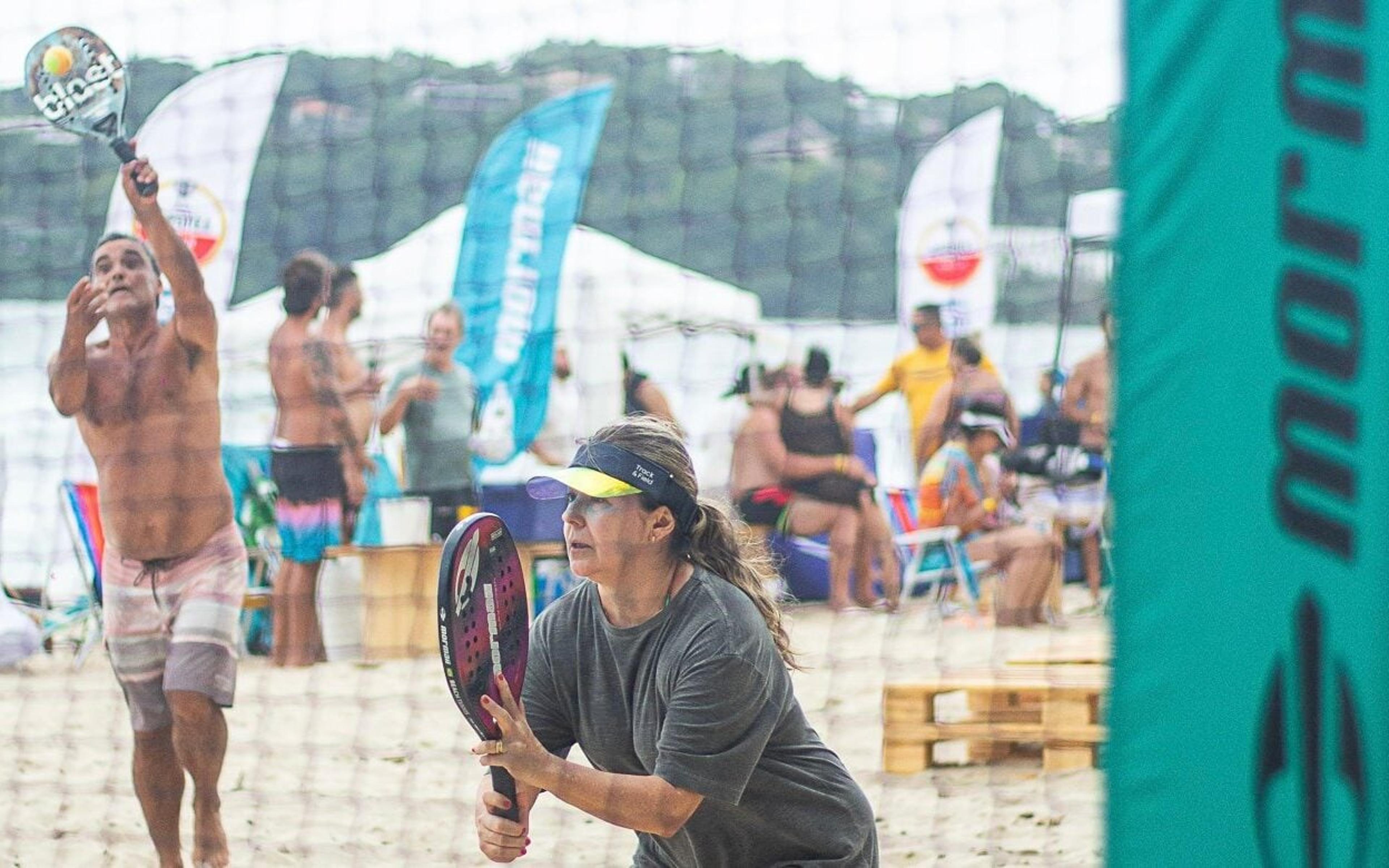 Arena promove experiência gratuita para praticar Beach Tennis em Ubatuba