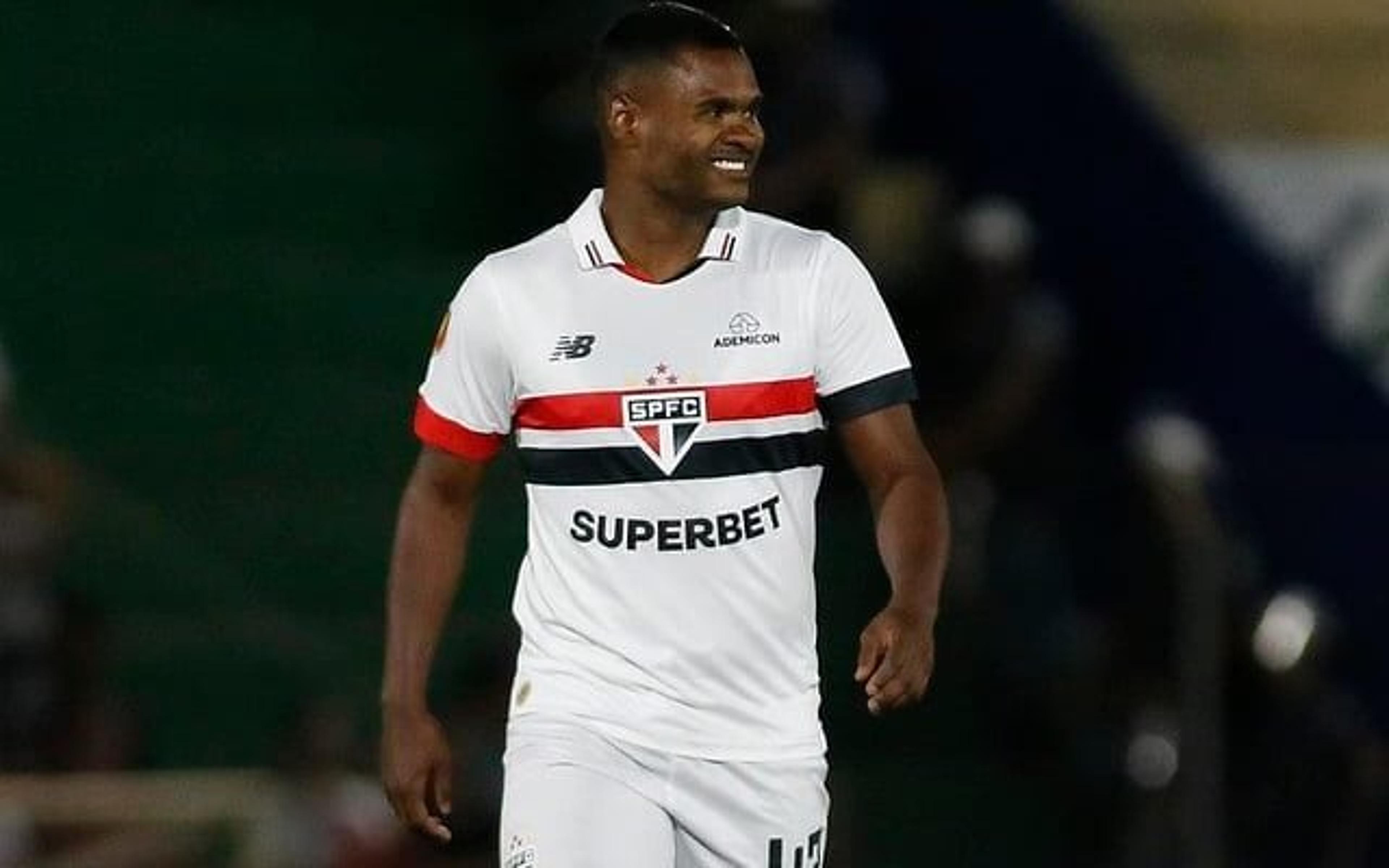 Com a ‘bênção’ de Carpini, Nikão vai de negociável a reforço inesperado no São Paulo