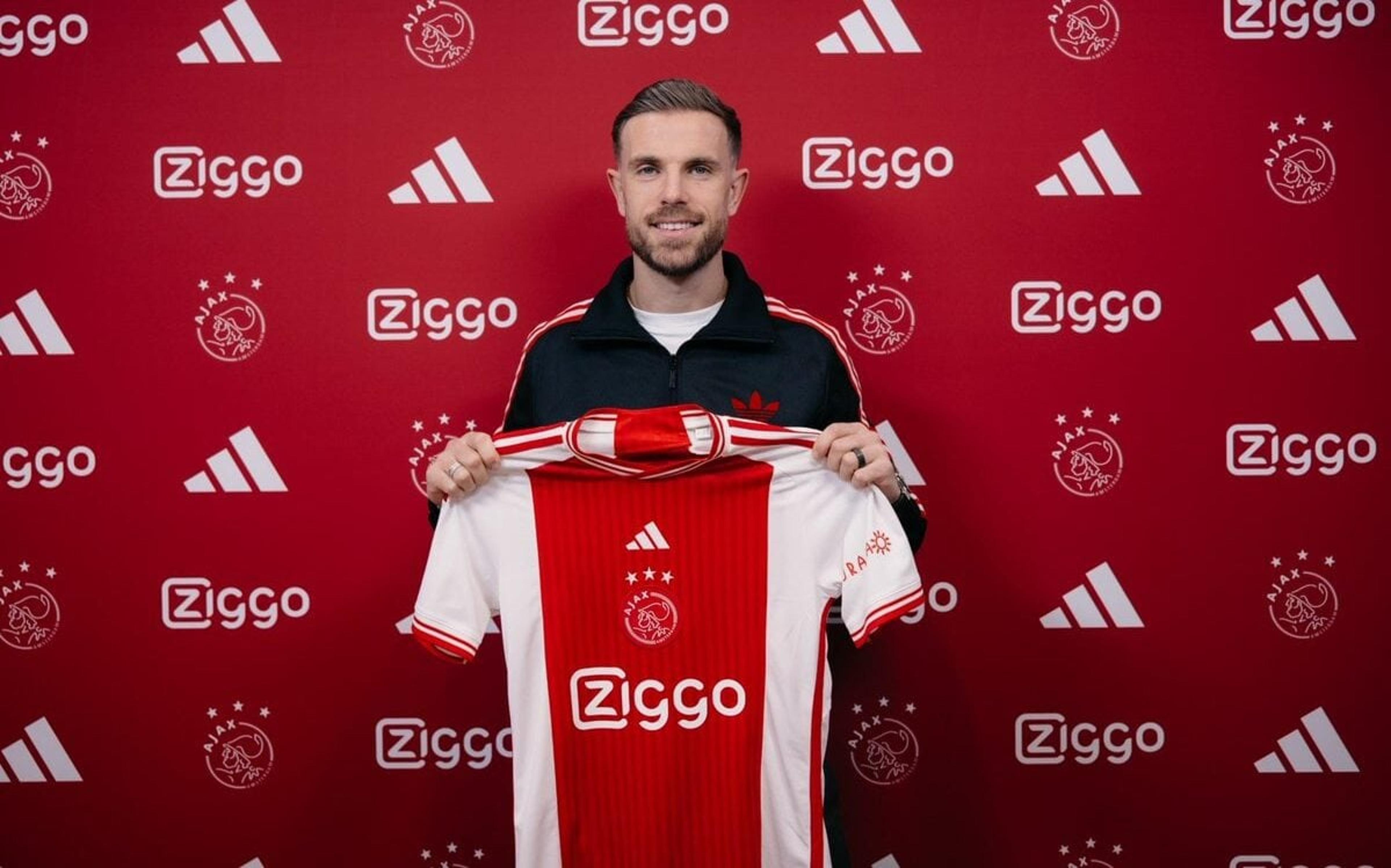 Ex-capitão do Liverpool deixa Arábia e é anunciado pelo Ajax