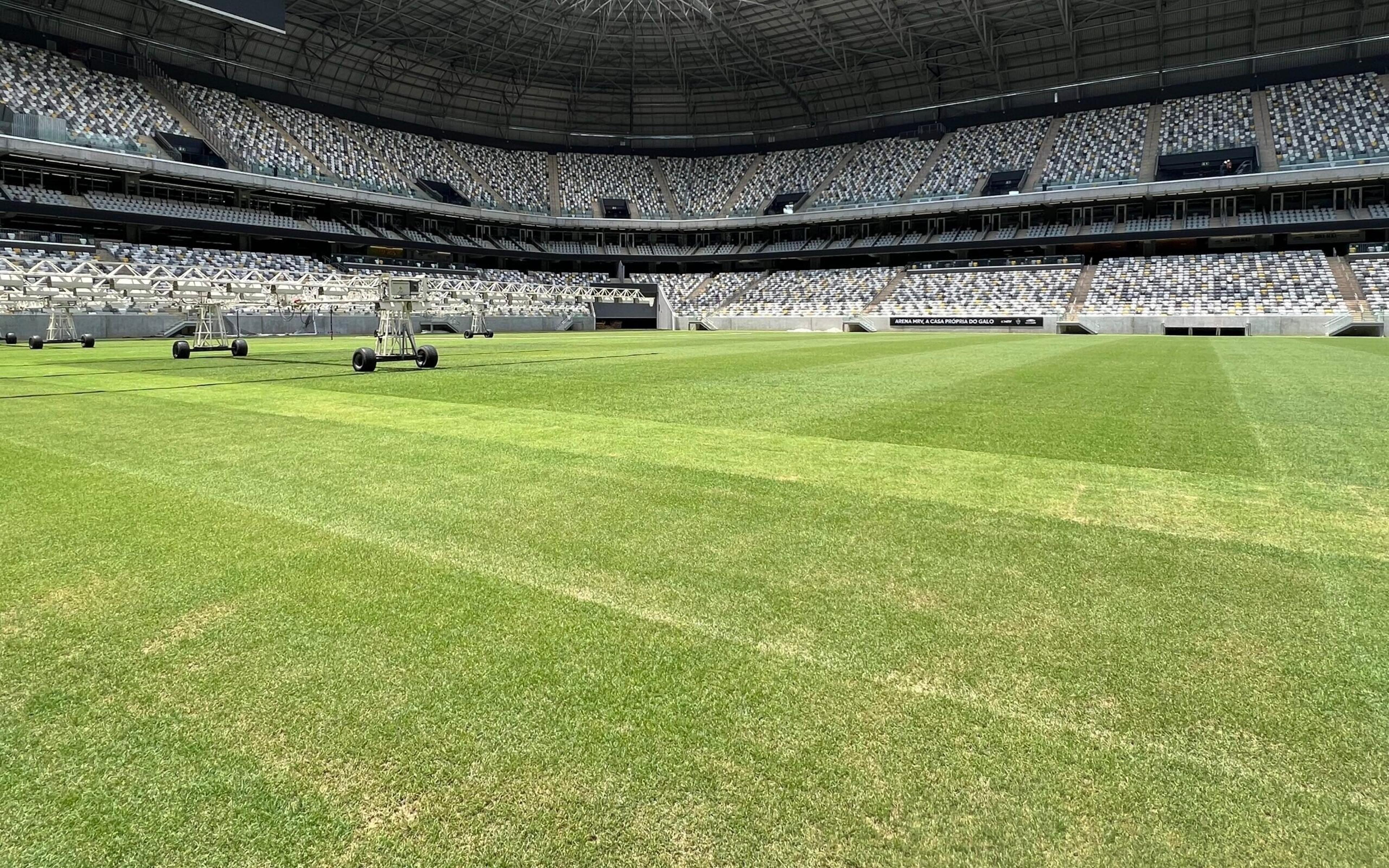 Diretor do Atlético-MG descarta uso de gramado sintético na Arena MRV