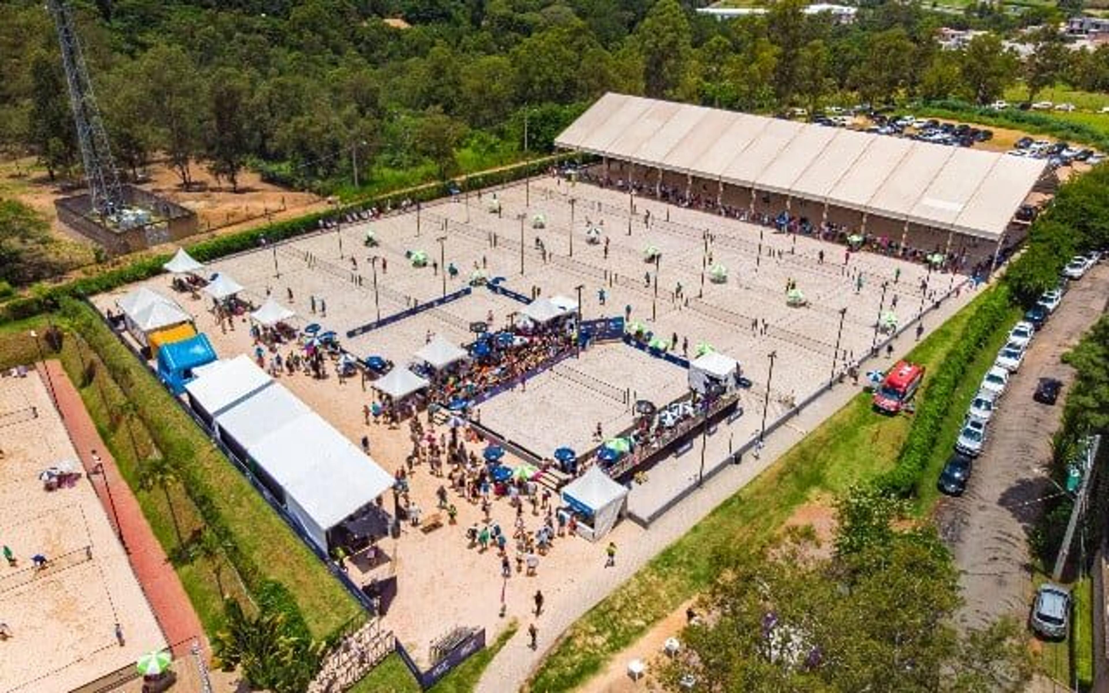 Campeã mundial, italiana disputa etapa inaugural do Circuito Nacional de Beach Tennis, em Valinhos (SP)