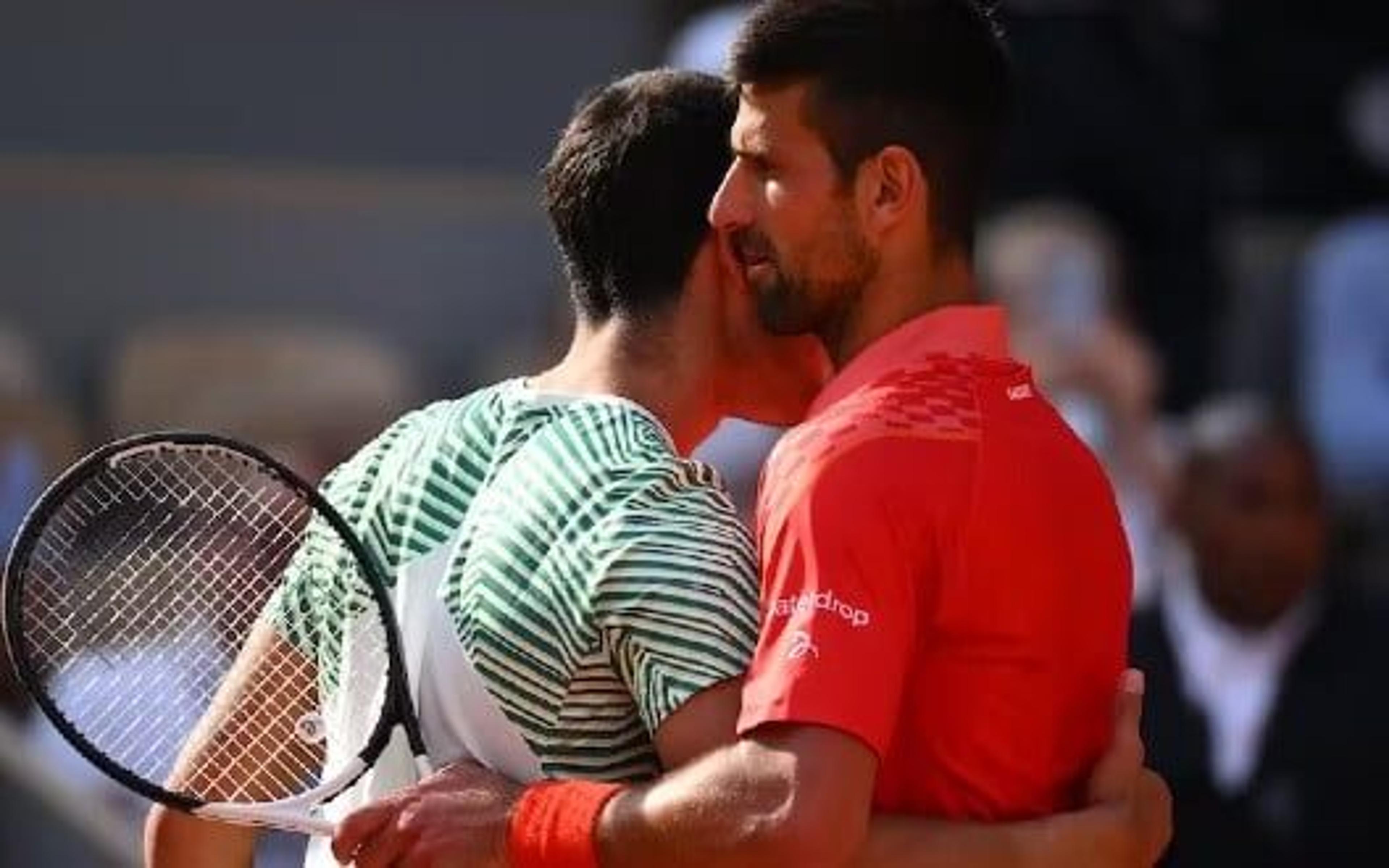 Alcaraz e Medvedev tentam roubar o Nº 1 de Djokovic no Australian Open