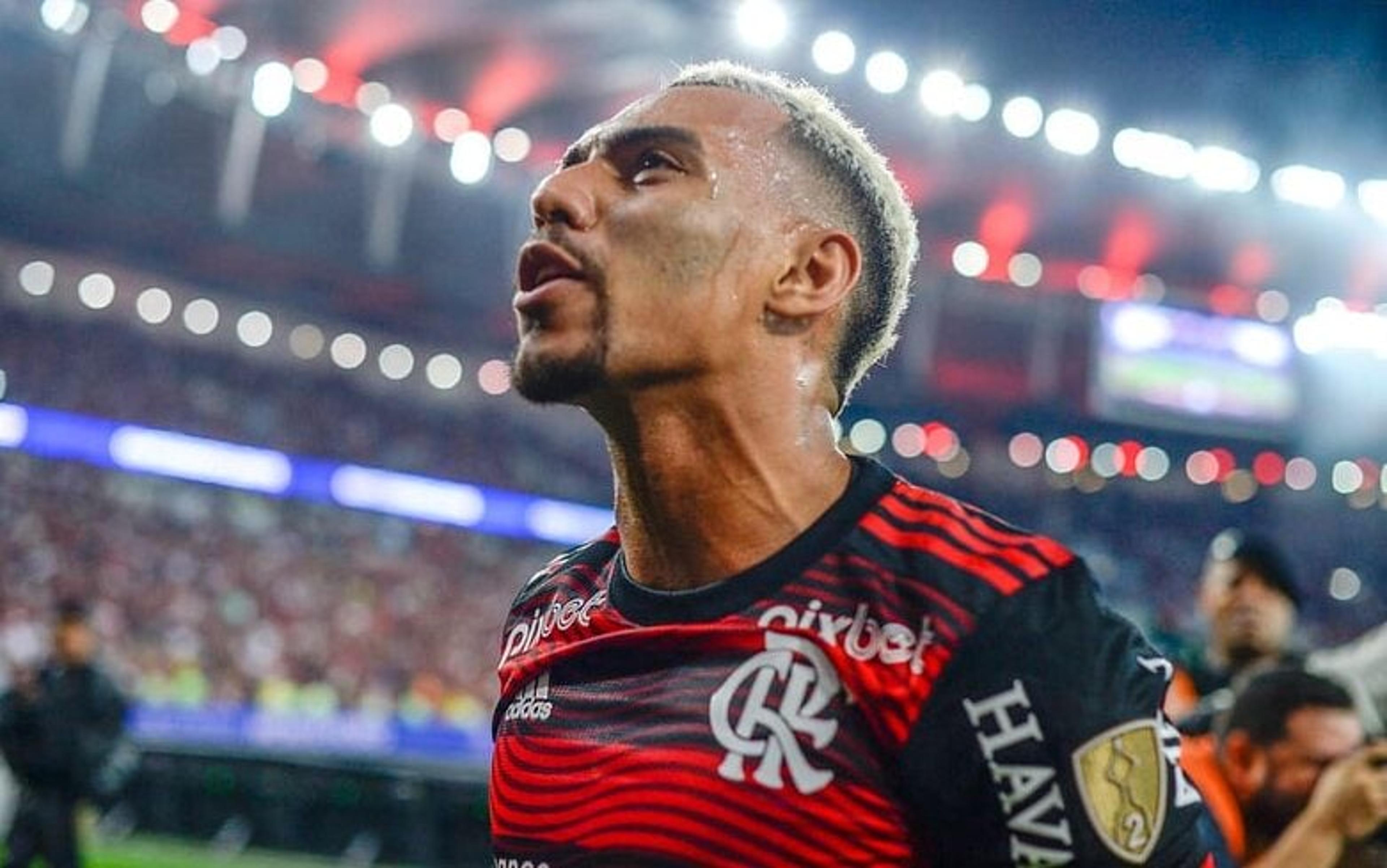 Saiba o que falta para o Corinthians anunciar Matheuzinho, do Flamengo