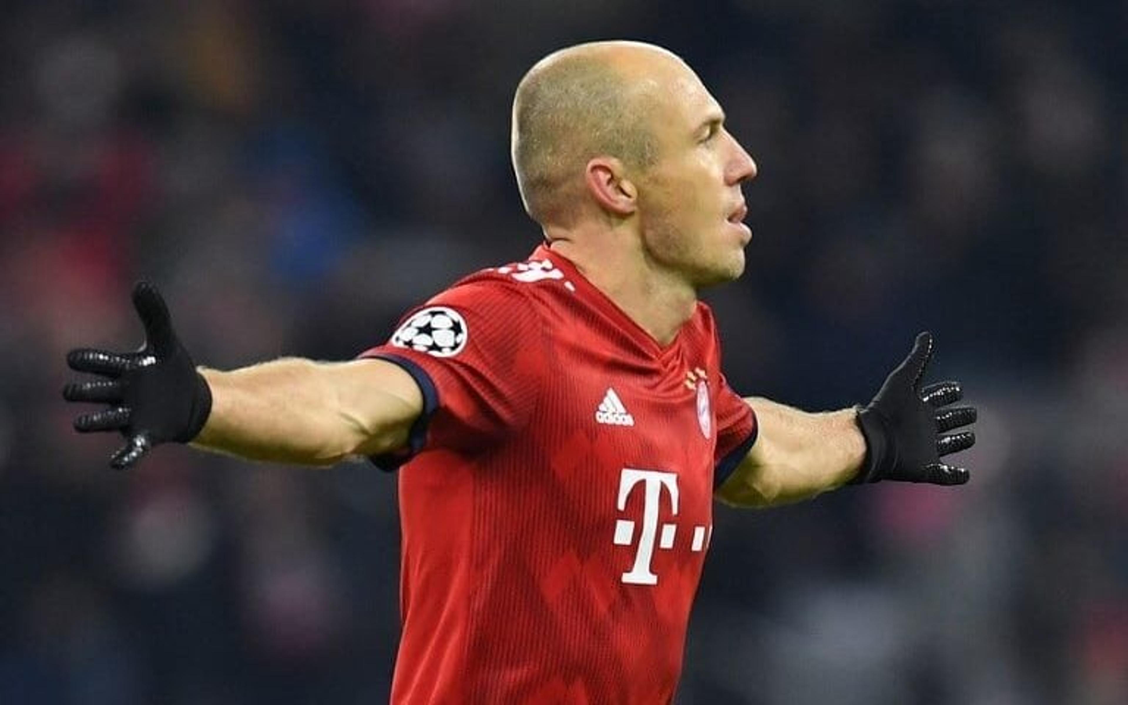 Confira os melhores gols de Arjen Robben, aniversariante do dia