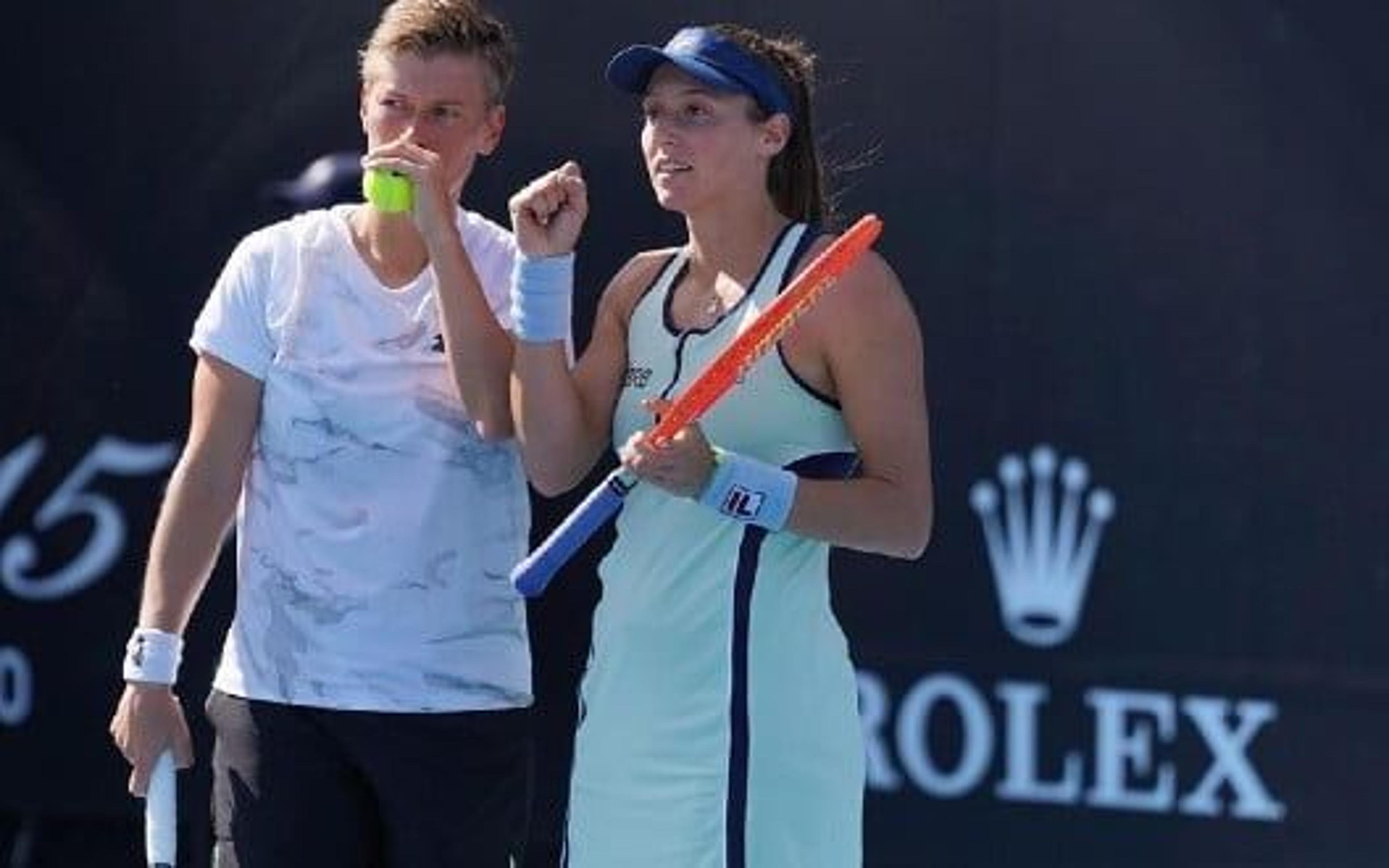 Luisa Stefani vence batalha nas duplas e vai às oitavas no Australian Open