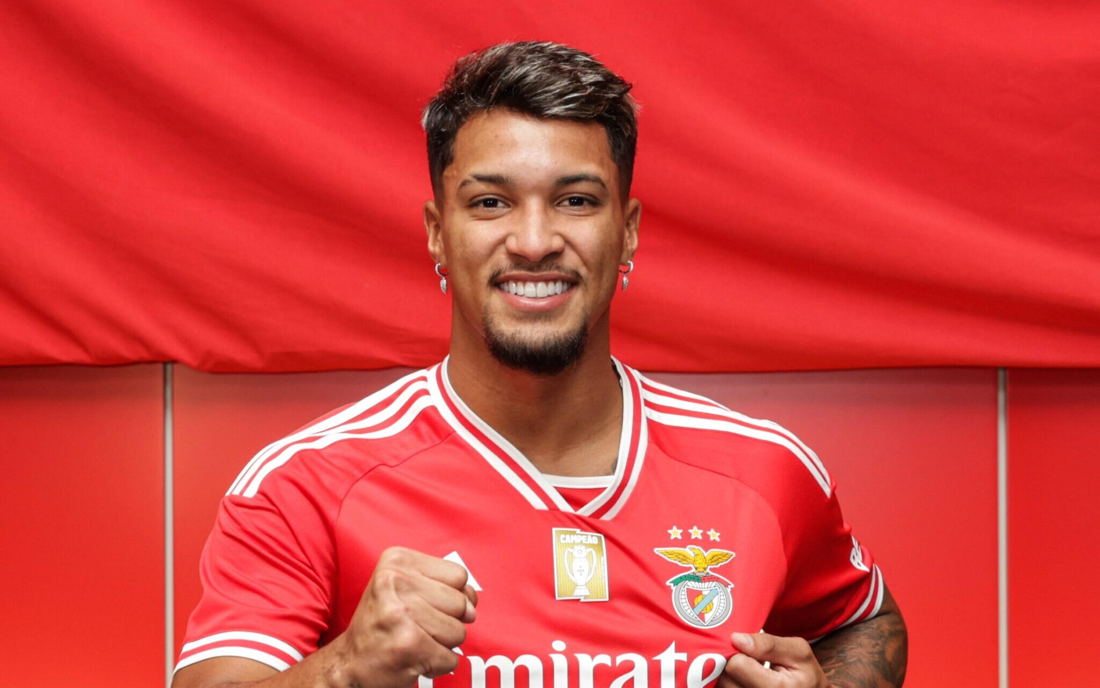 Santos se protege de saída de Marcos Leonardo, e atacante chega ao Benfica como potencial titular