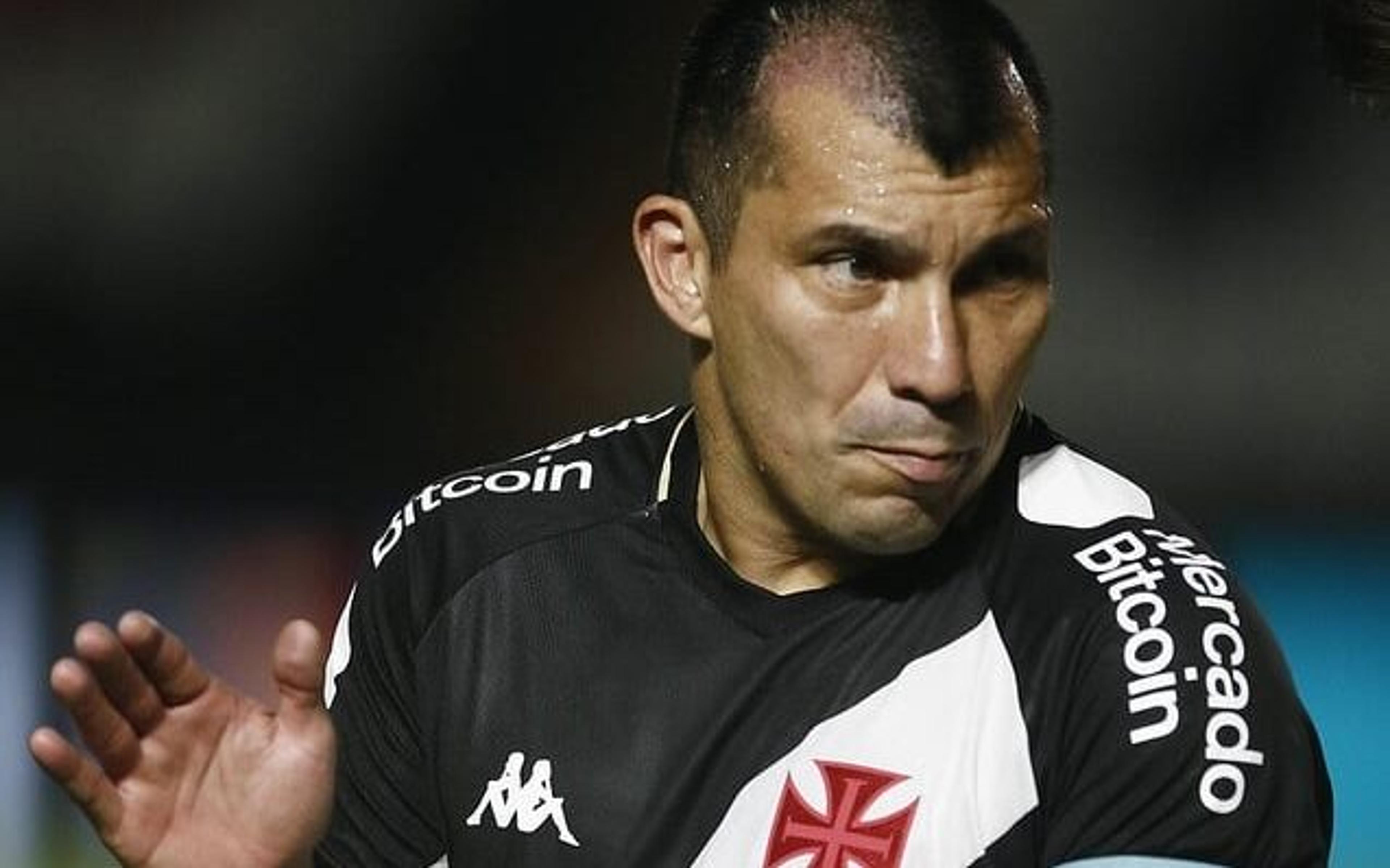 Medel descarta retorno ao Boca Juniors: ‘Ficar mais tempo no Vasco’