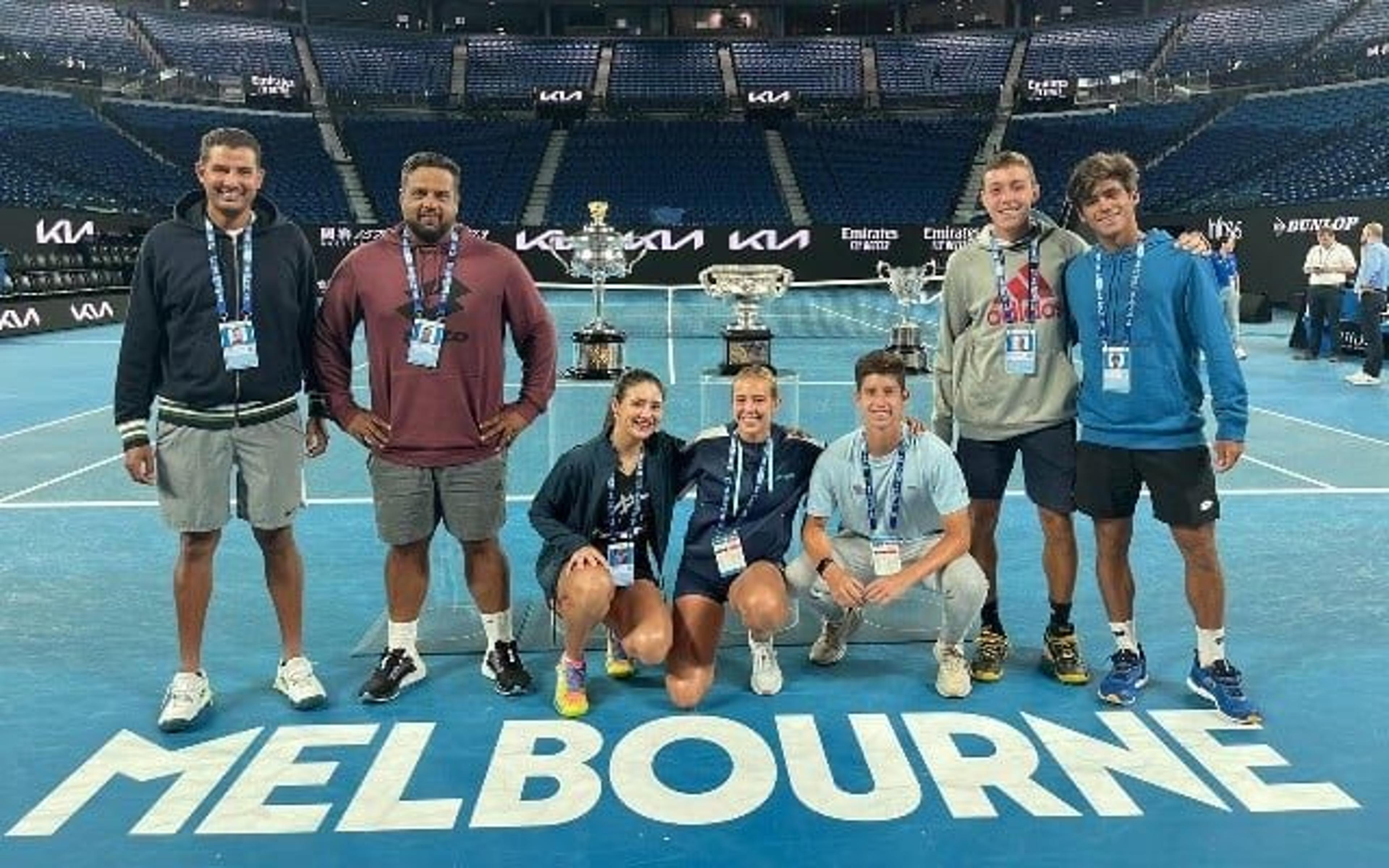 Olivia Carneiro lidera estreia de brasileiros no juvenil do Australian Open