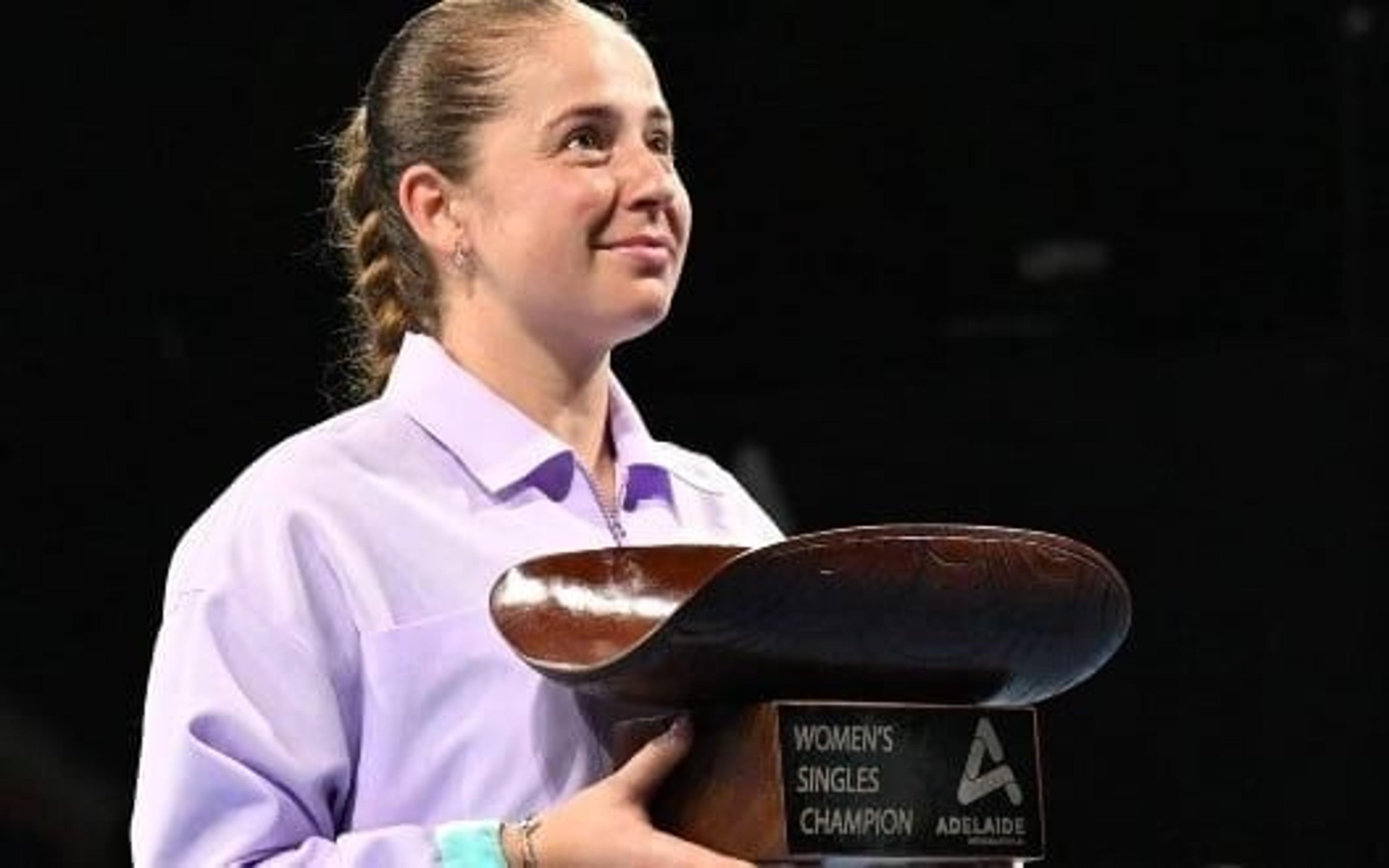 Ostapenko é campeã em Adelaide e volta ao top 10