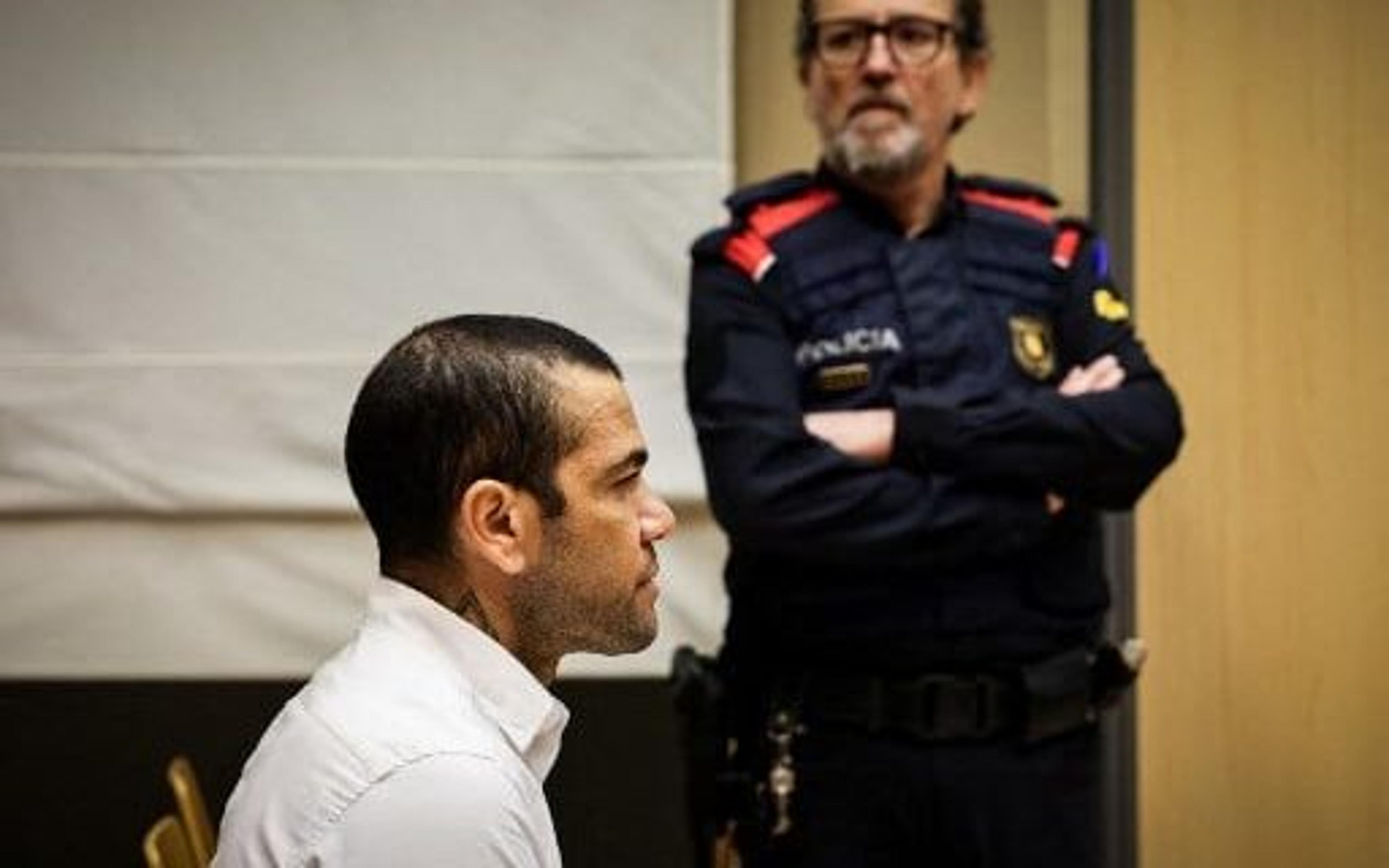 Começa julgamento de Daniel Alves: relembre o caso envolvendo jogador e jovem em boate na Espanha