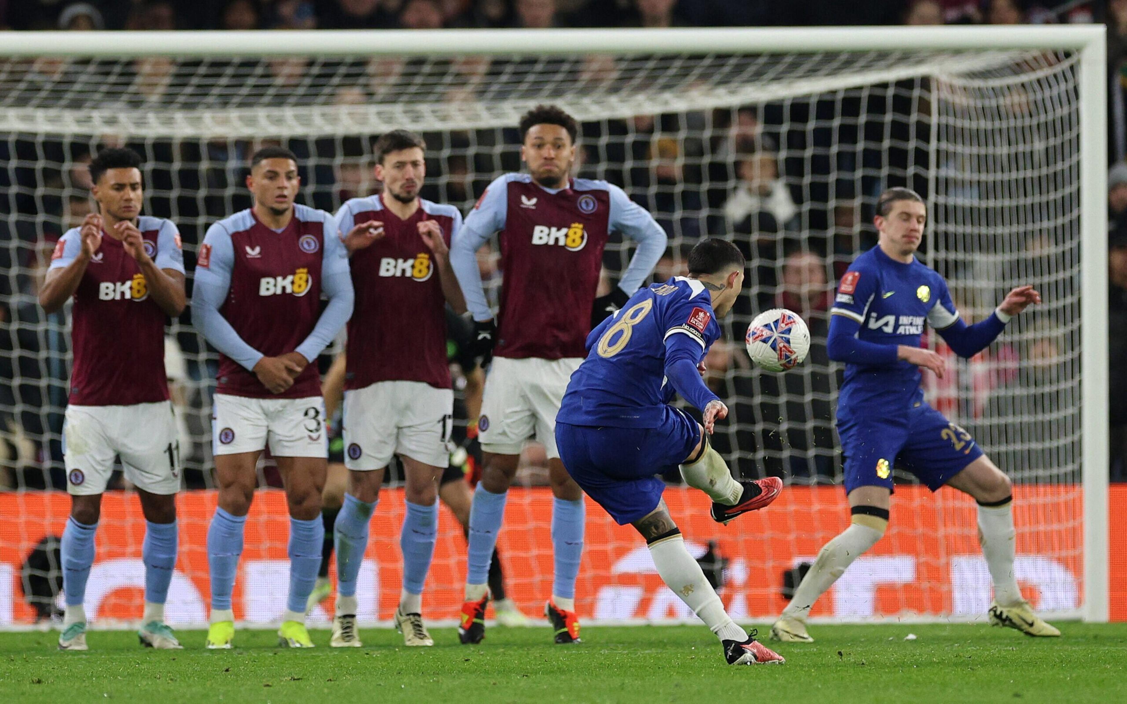 Enzo Fernández marca golaço e estanca crise do Chelsea com vitória sobre o Aston Villa; veja o vídeo