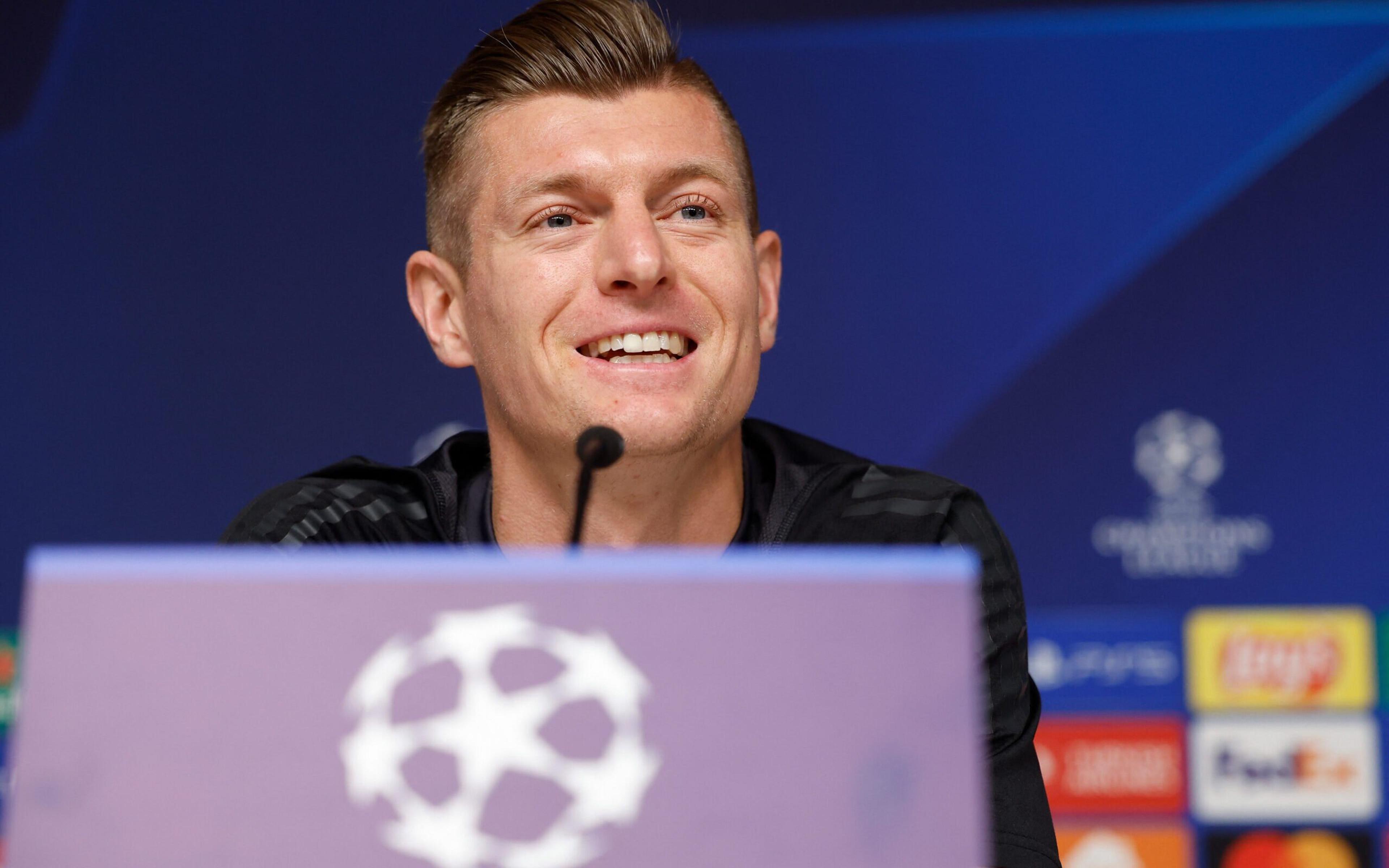 Após mais de dois anos aposentado, Toni Kroos anuncia retorno à Seleção Alemã