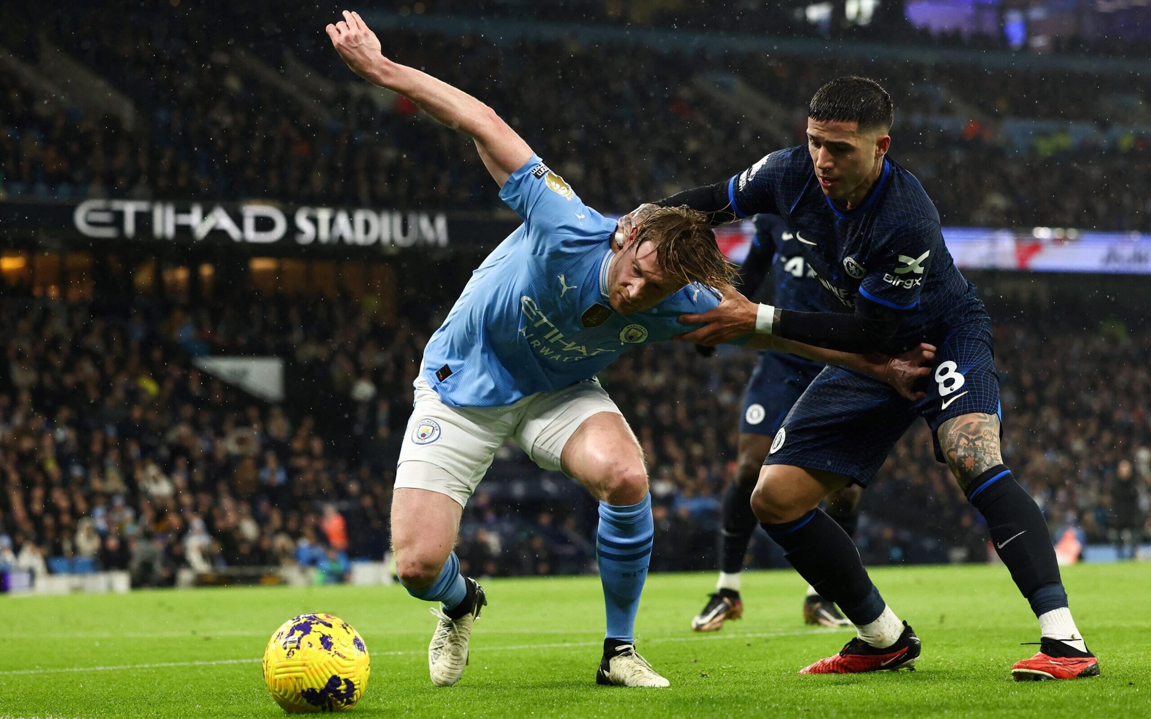 Chelsea abre o placar, sofre empate no fim, e Manchester City perde a vice-liderança da Premier League; veja os gols