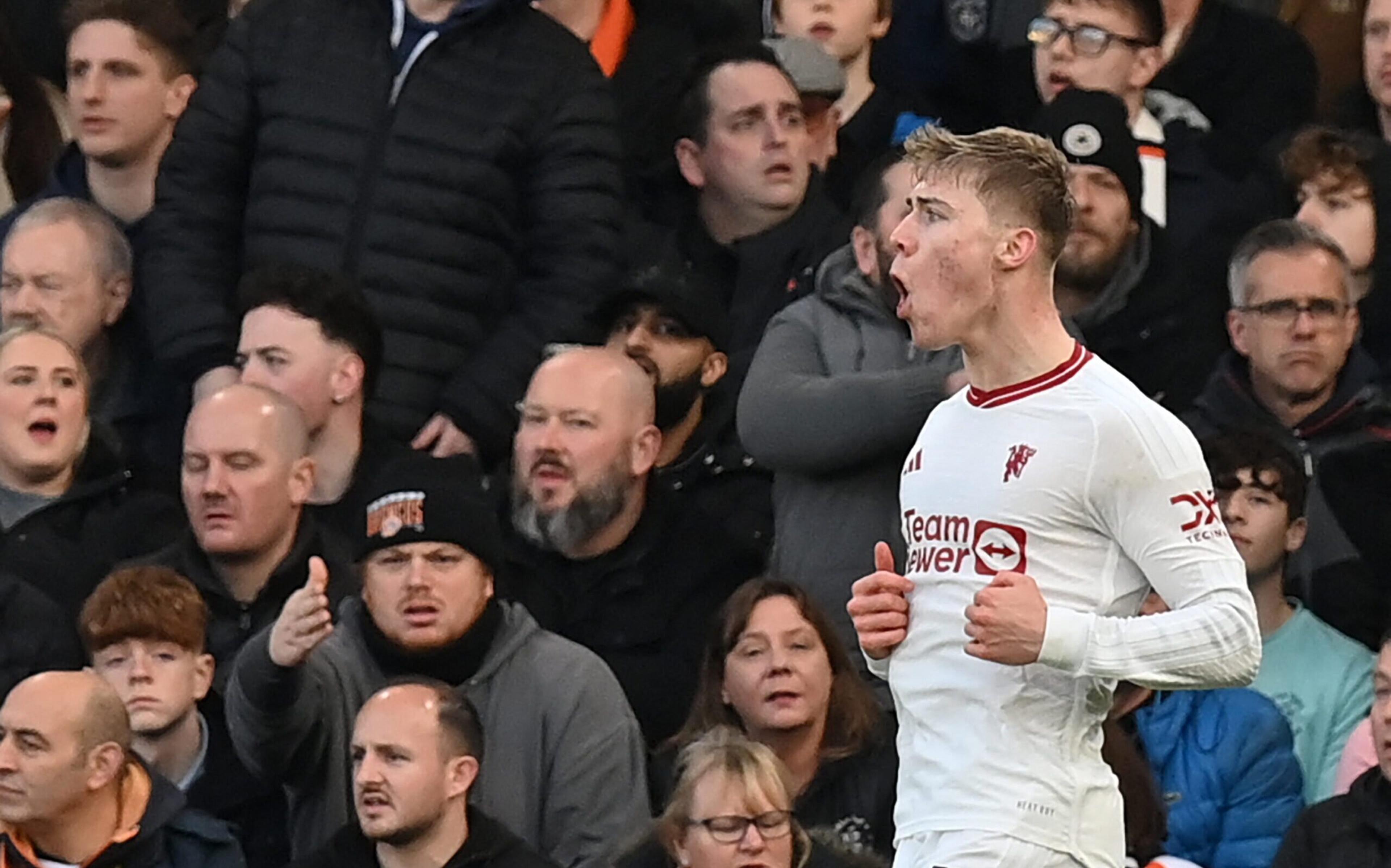 Manchester United vence com gol relâmpago e recorde de Hojlund na Premier League; confira os gols do jogo