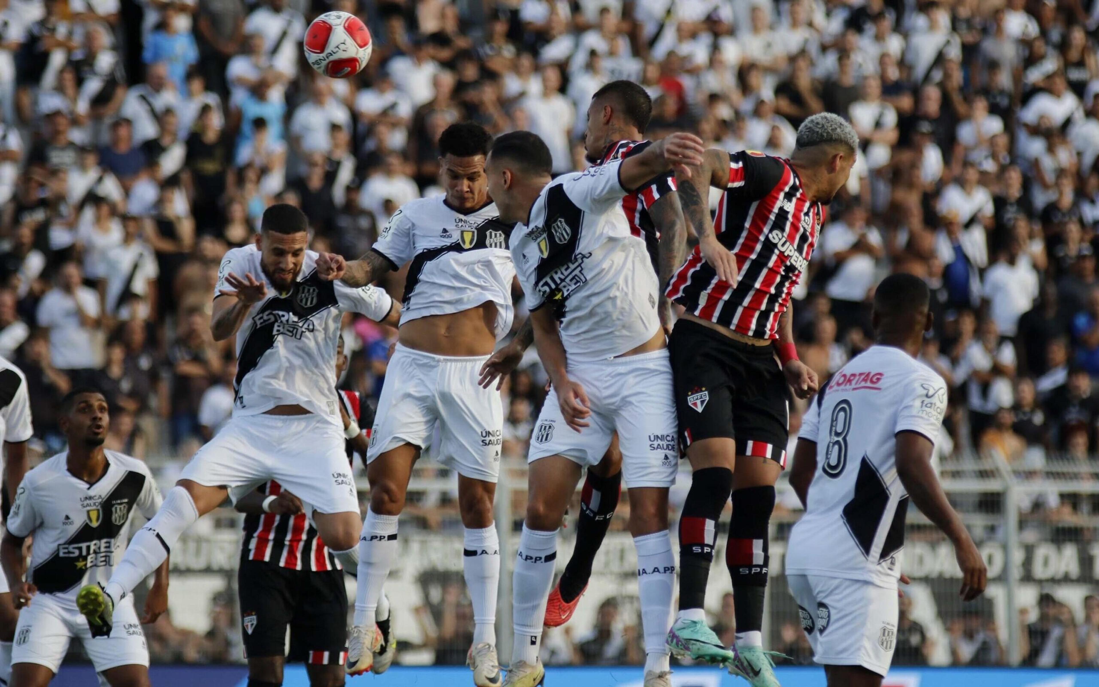 Após derrota para a Ponte Preta, jogadores do São Paulo são flagrados em camarote no Anhembi