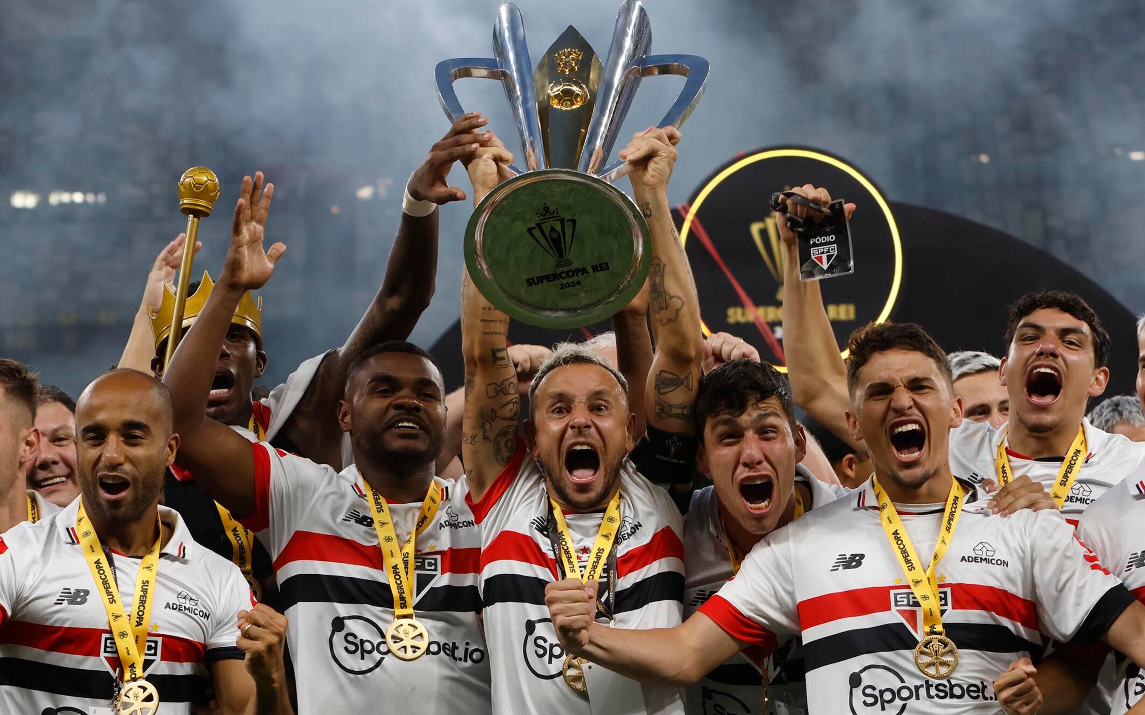 São Paulo provoca Palmeiras e Caio Paulista após conquista do título da Supercopa do Brasil