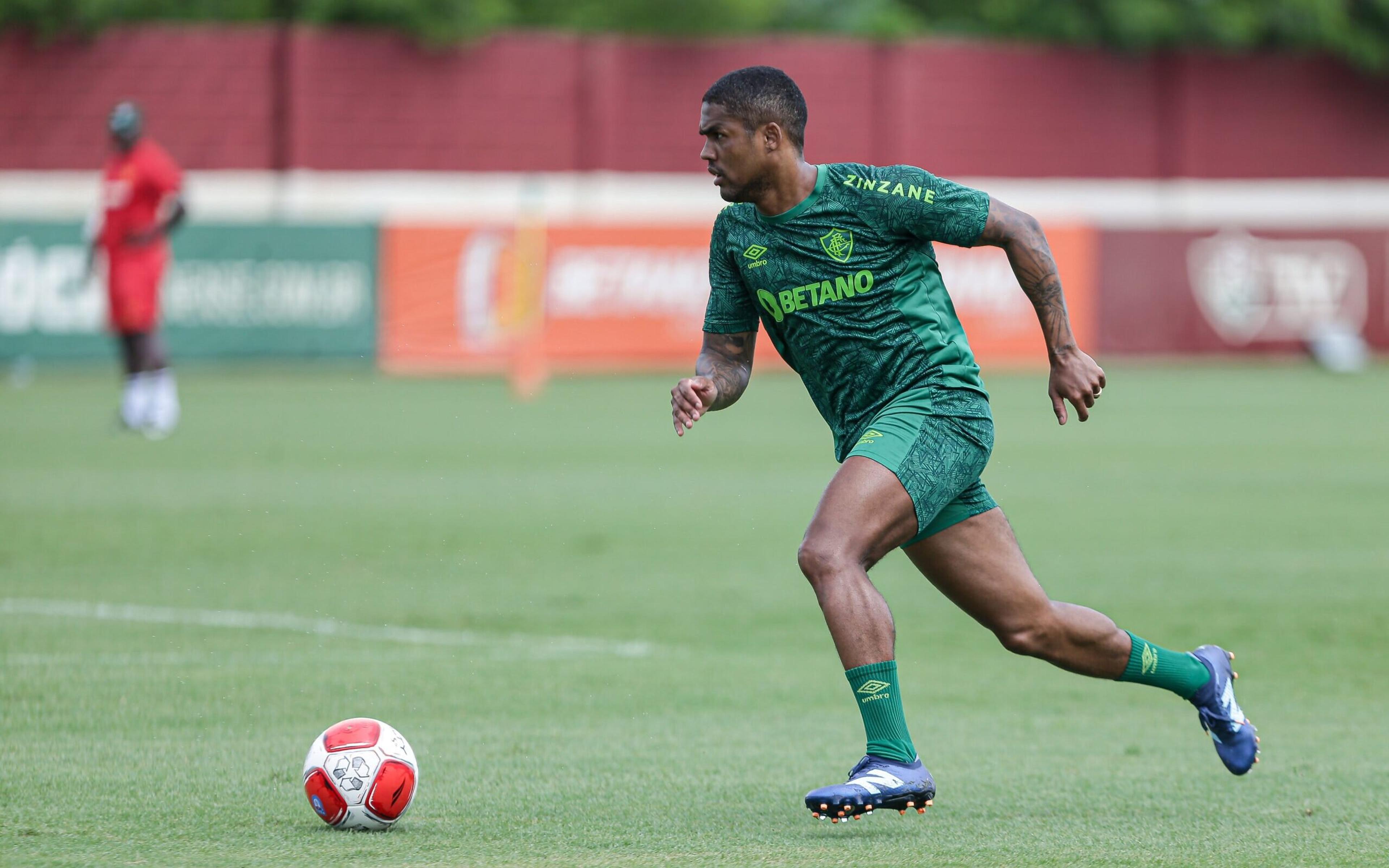 Fluminense encontra adversário ideal para estreia de Douglas Costa, no Maracanã, pelo Carioca