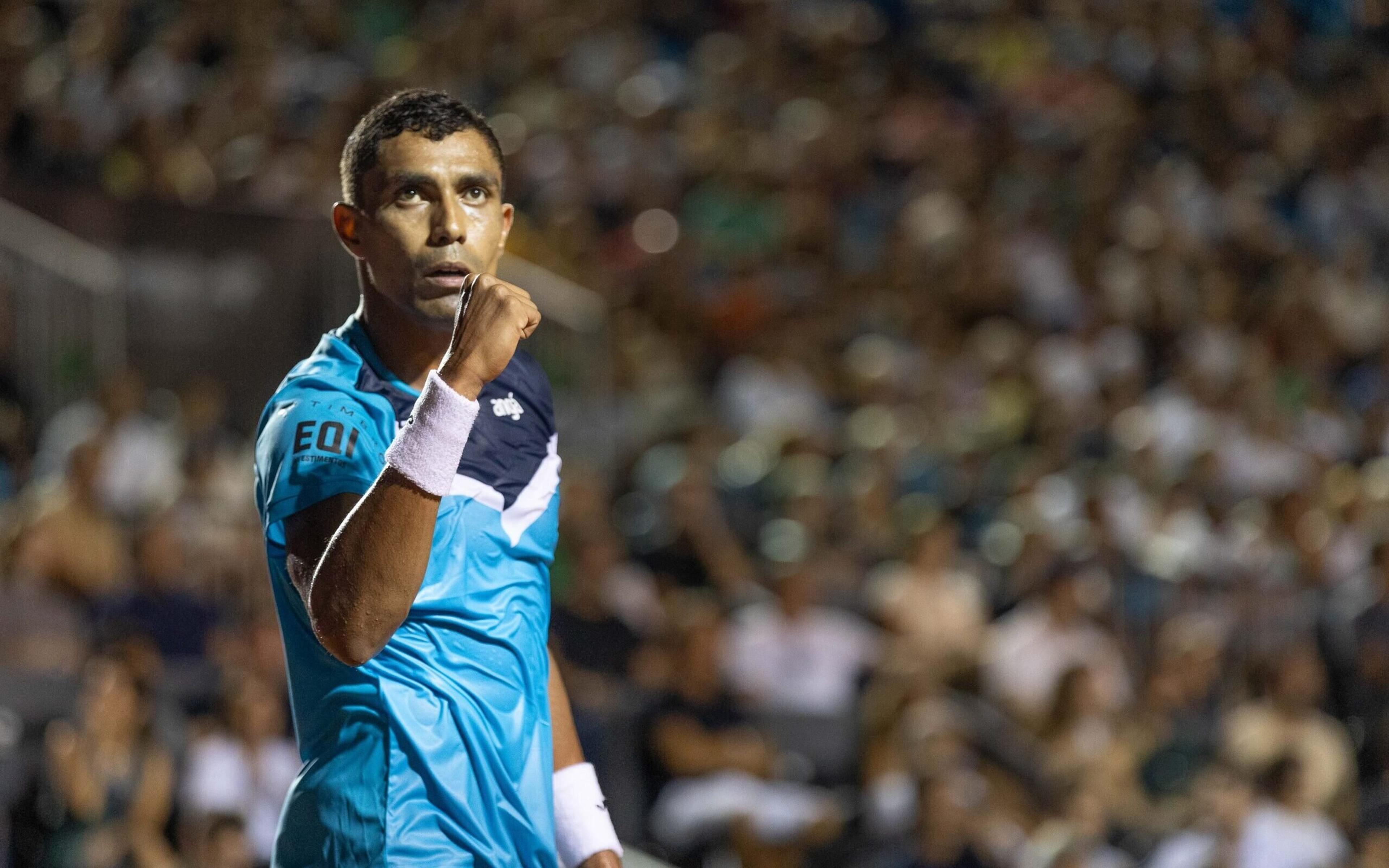 Thiago Monteiro bate Felipe Meligeni e volta às quartas do Rio Open após sete anos