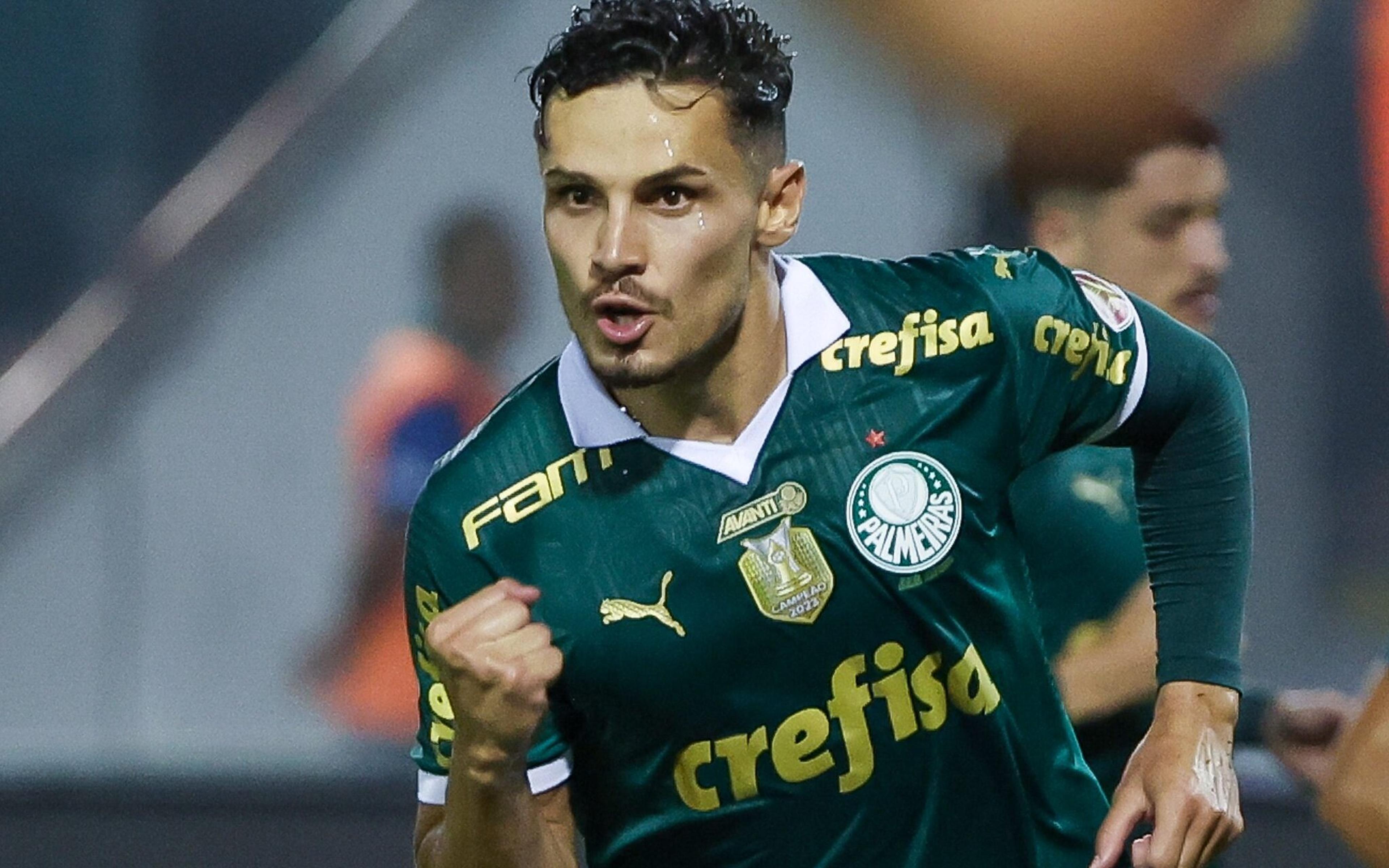 Raphael Veiga volta a brilhar no Palmeiras e se aproxima do 100º gol na carreira