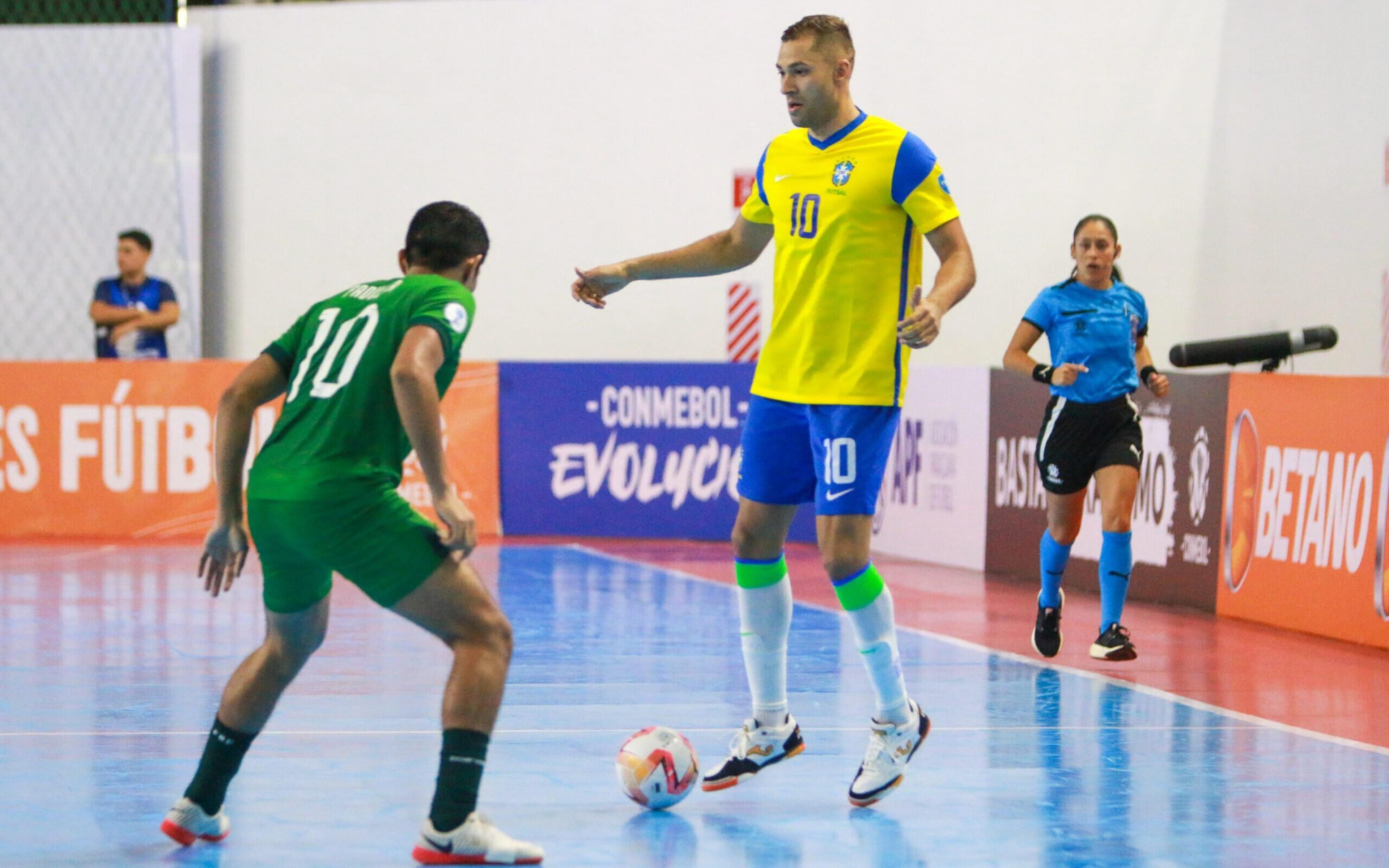 Em busca de recuperar hegemonia, Brasil inicia Copa América de Futsal com vitória por 7 a 1