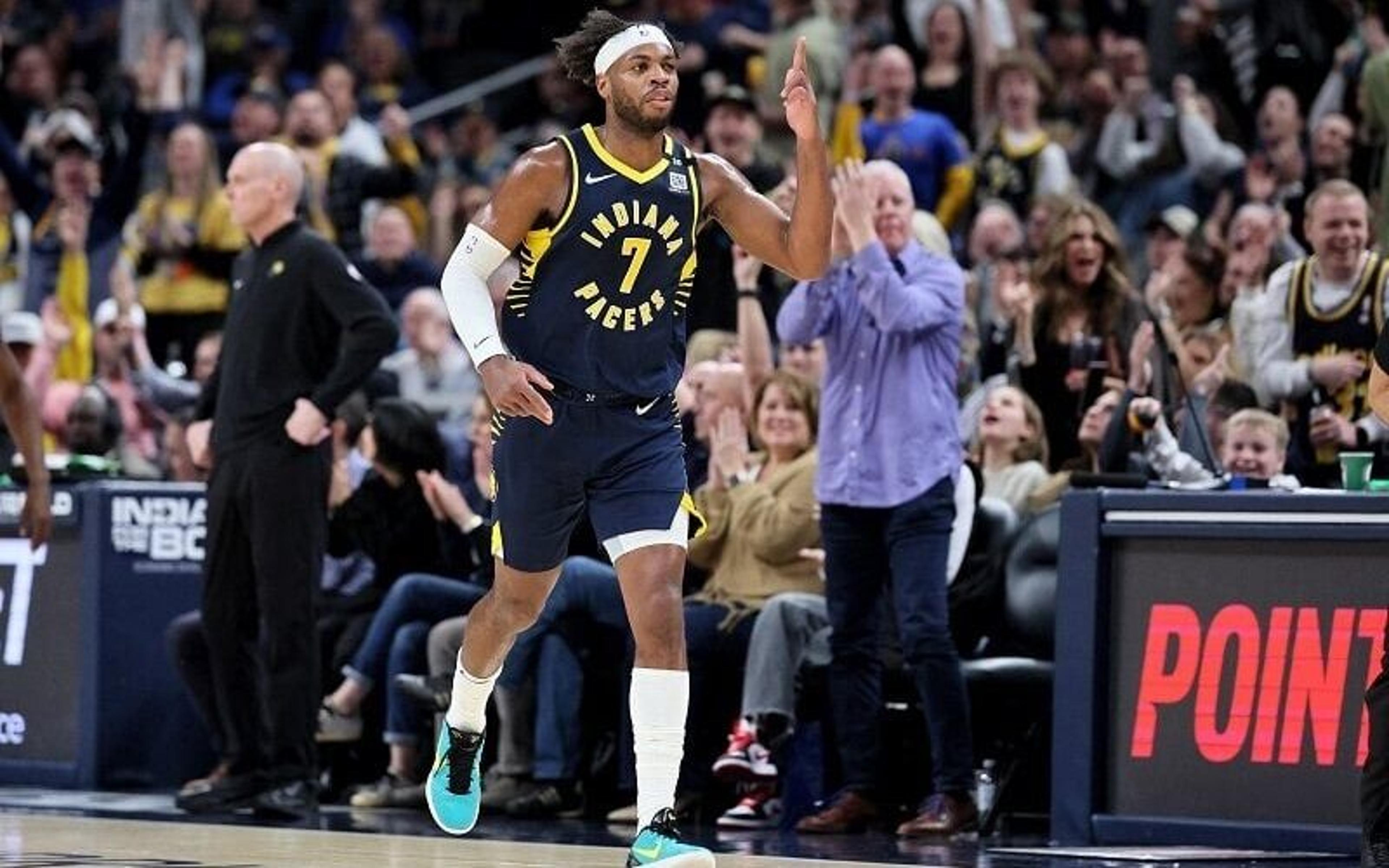 76ers acerta com o Pacers troca por Buddy Hield