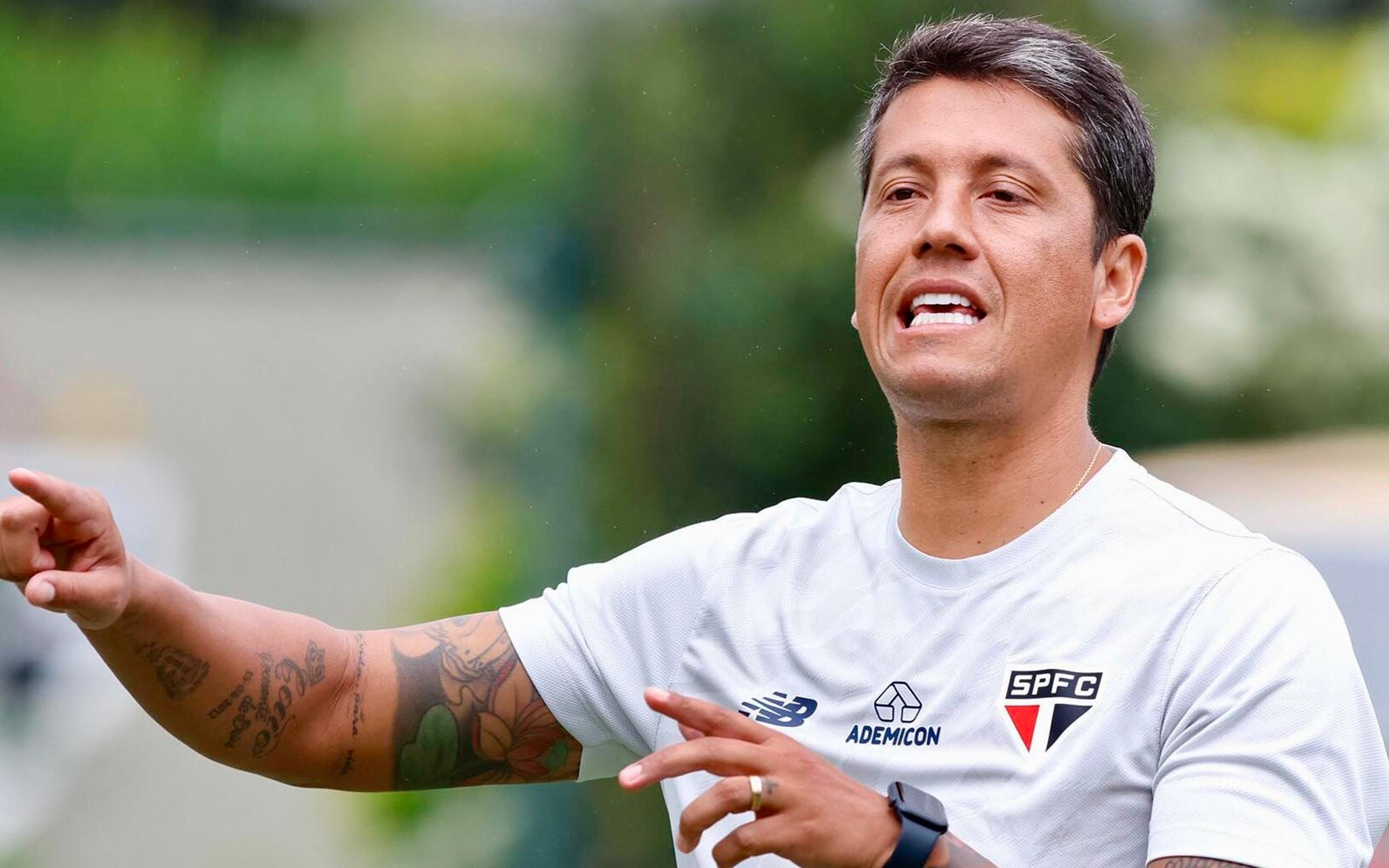 Carpini terá que lidar com fator emocional para recuperar atacante do São Paulo