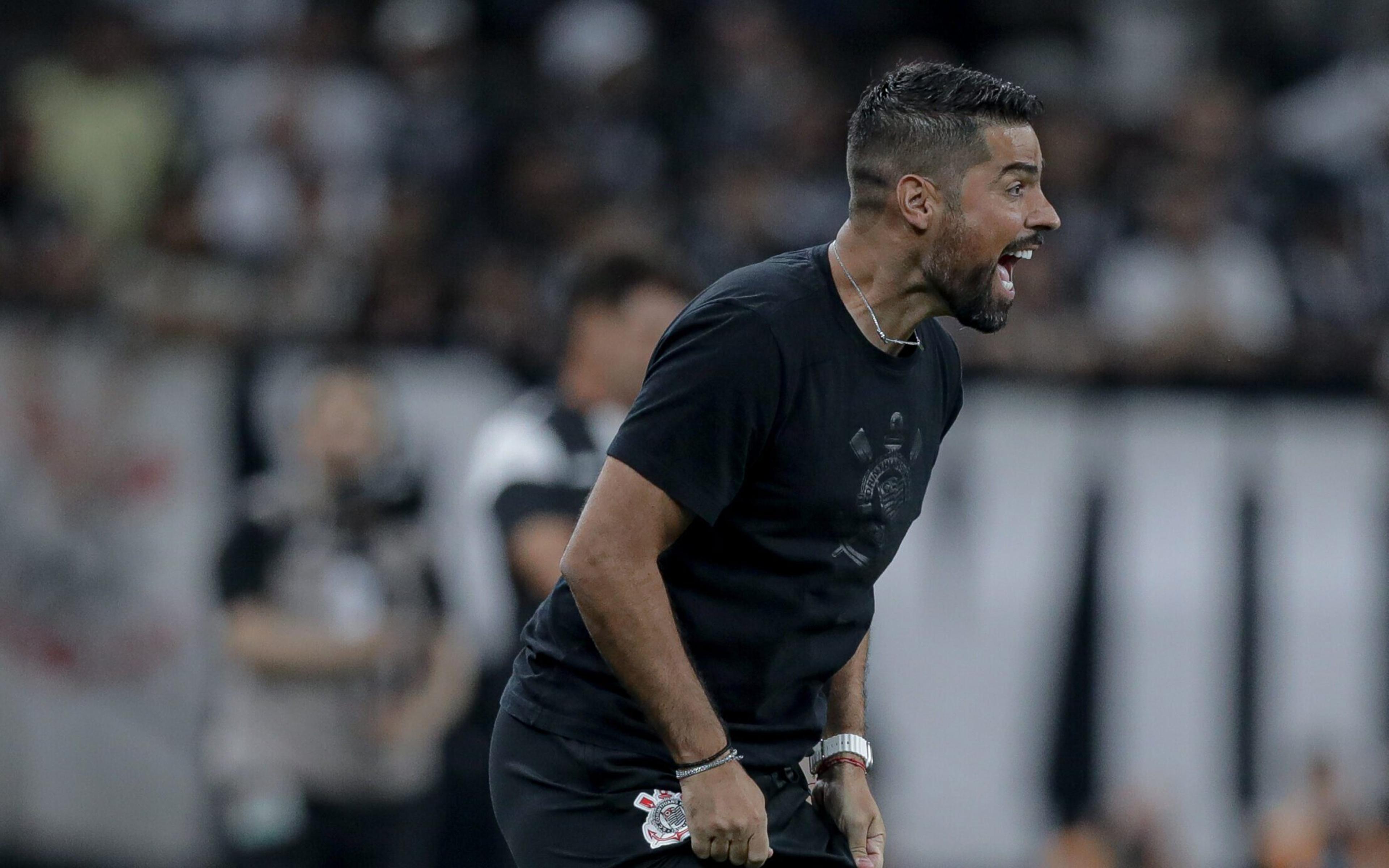 António Oliveira não joga a toalha por vaga do Corinthians no mata-mata do Paulistão