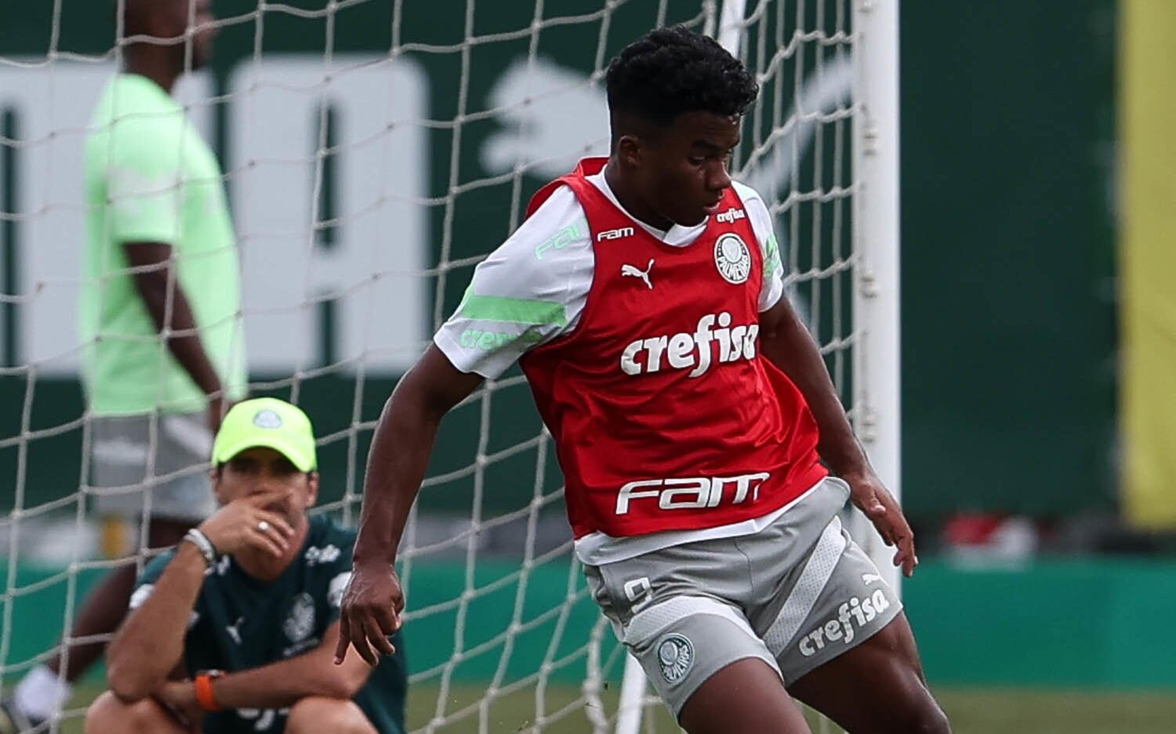 Abel Ferreira tem dúvidas no time para enfrentar o Corinthians; veja possível escalação