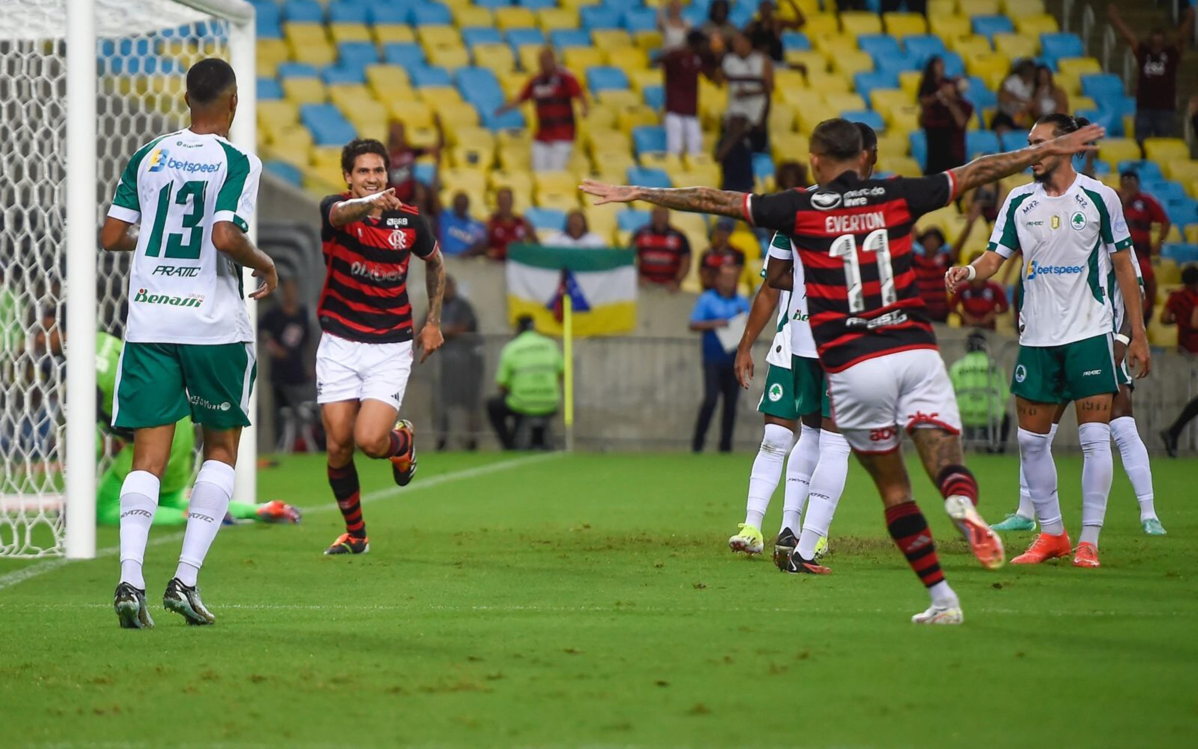 Pedro e Gabigol somam quase 50% dos gols do Flamengo no ano e rivalidade é vivida somente na arquibancada