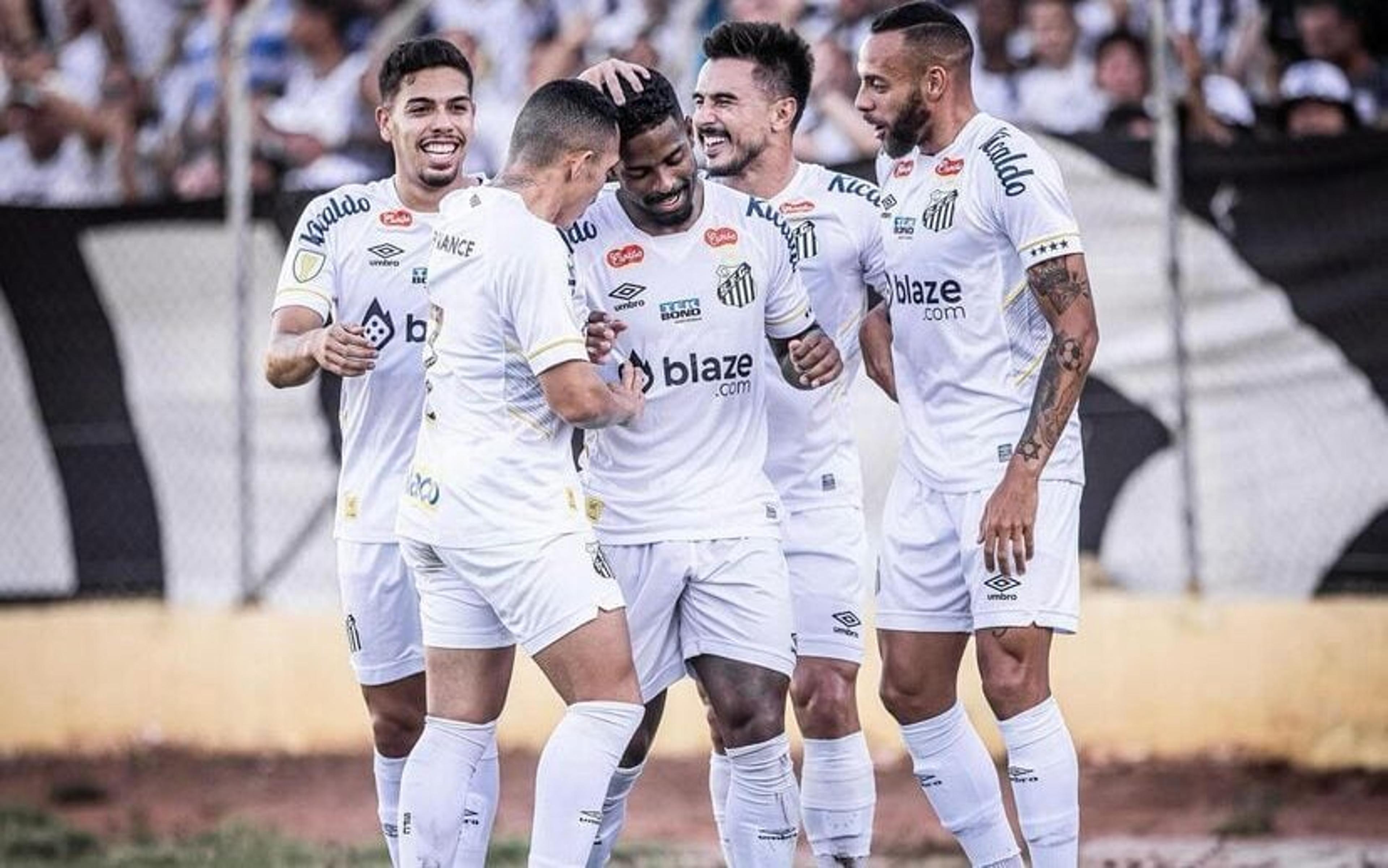 Com um a mais, Santos sofre gol nos acréscimos e empata com o Mirassol pelo Paulistão