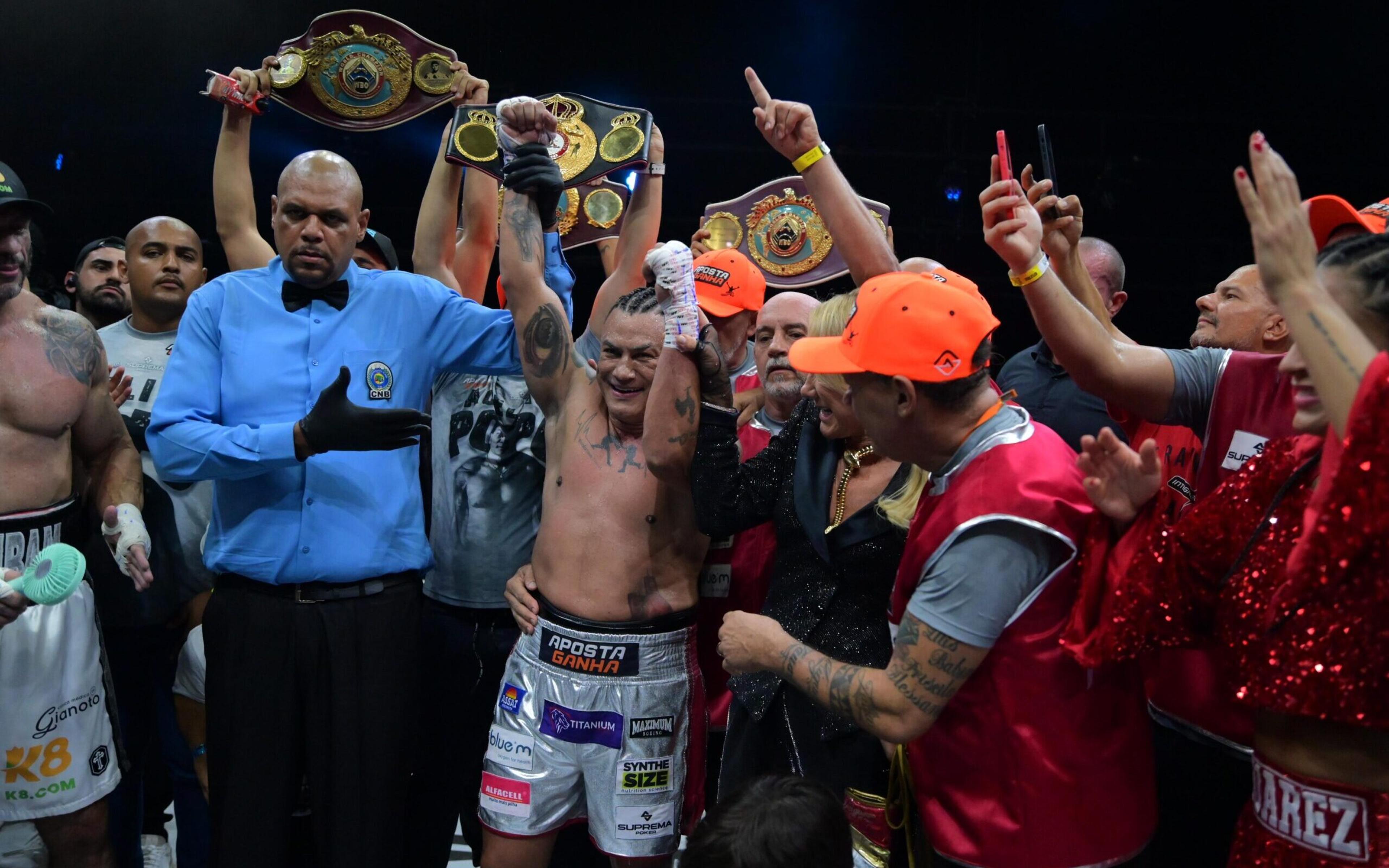 Tetracampeão mundial de boxe, Popó destrói o ex-BBB Kleber Bambam, em luta histórica