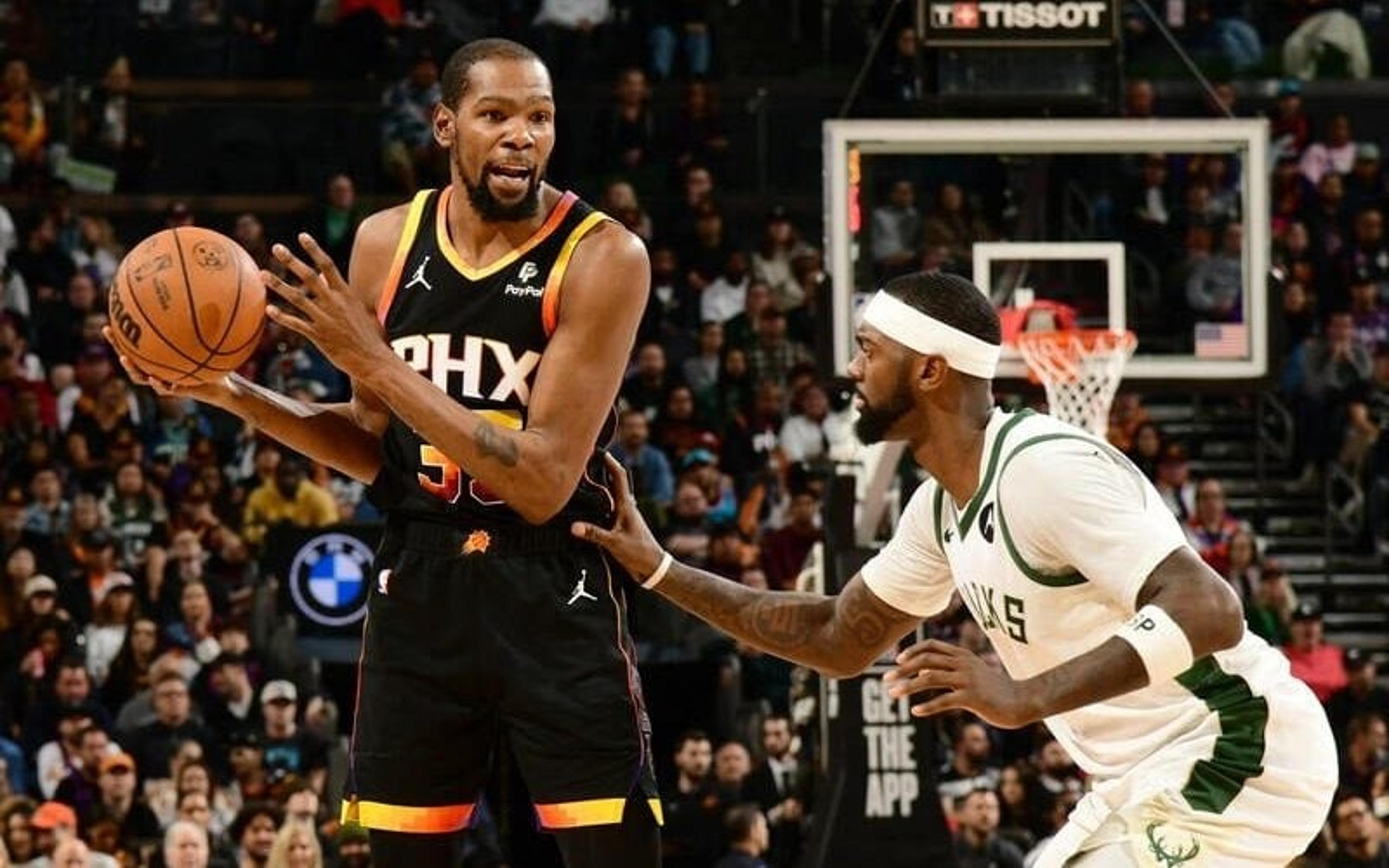 Kevin Durant lidera e Suns vence Bucks