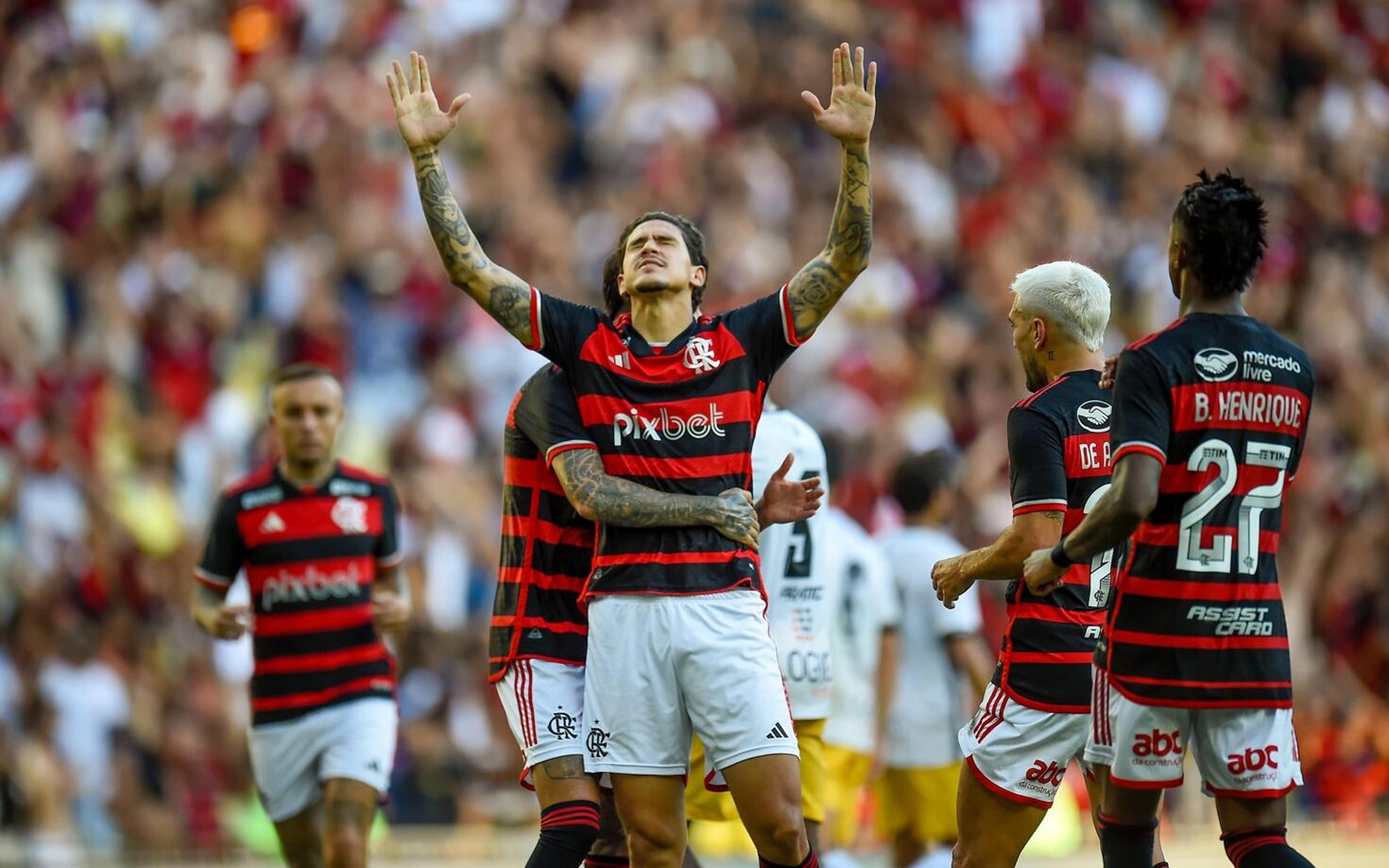 Uniforme do Flamengo passa a valer R$ 214 milhões em patrocínios; veja raio-X