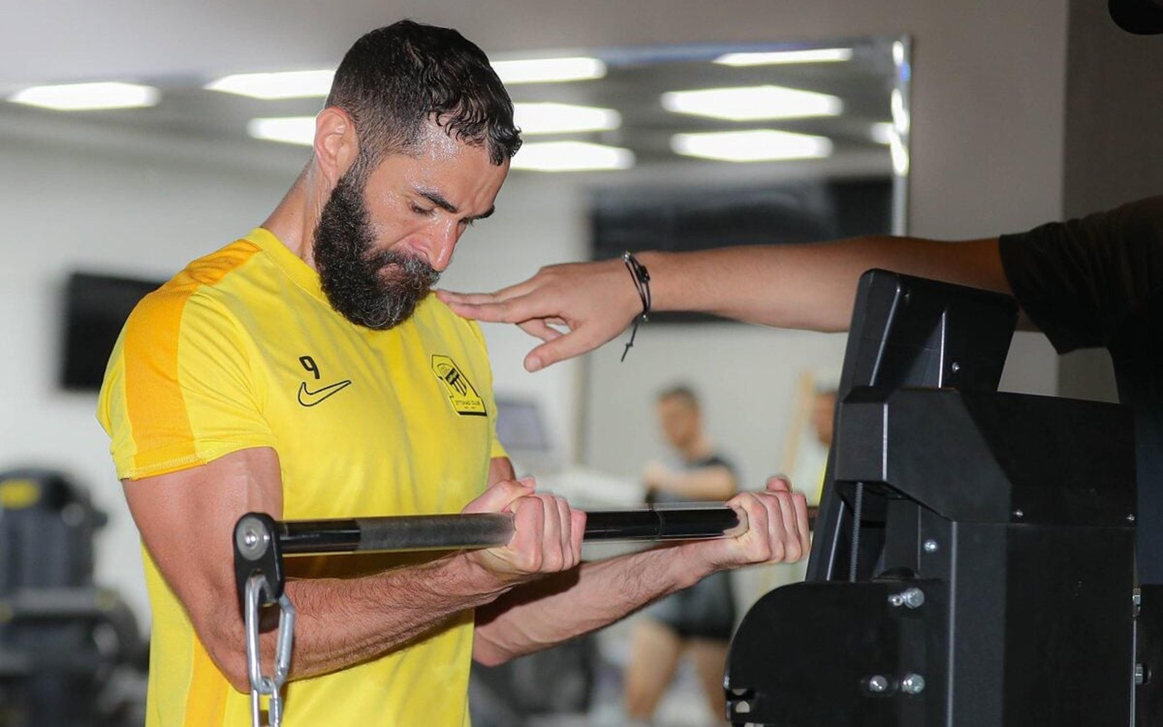 Benzema discute com Marcelo Gallardo e deixa treino do Al-Ittihad, afirma jornal