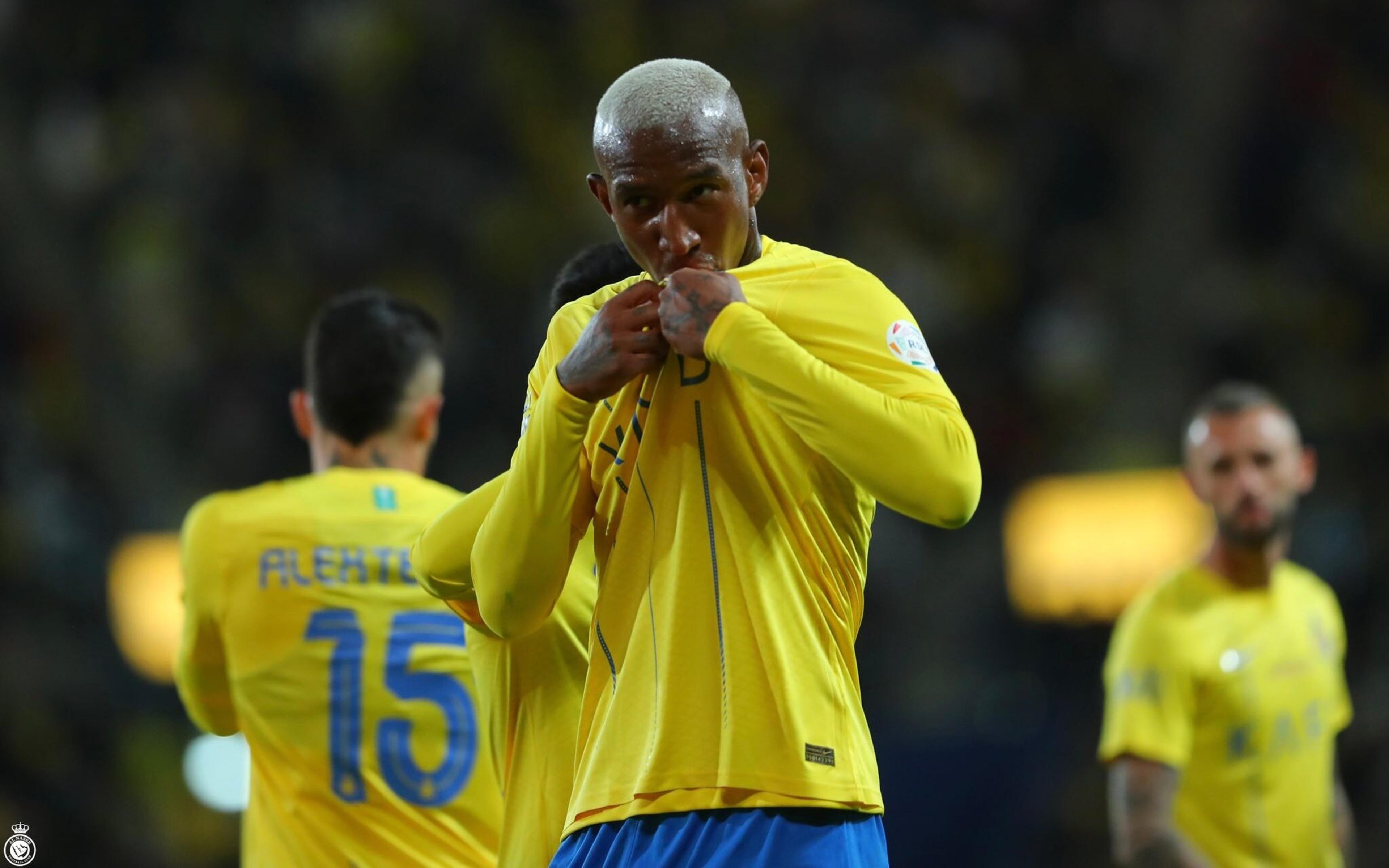 Talisca marca três gols em jogo maluco, mas Al-Nassr tropeça no Sauditão; veja os gols do brasileiro