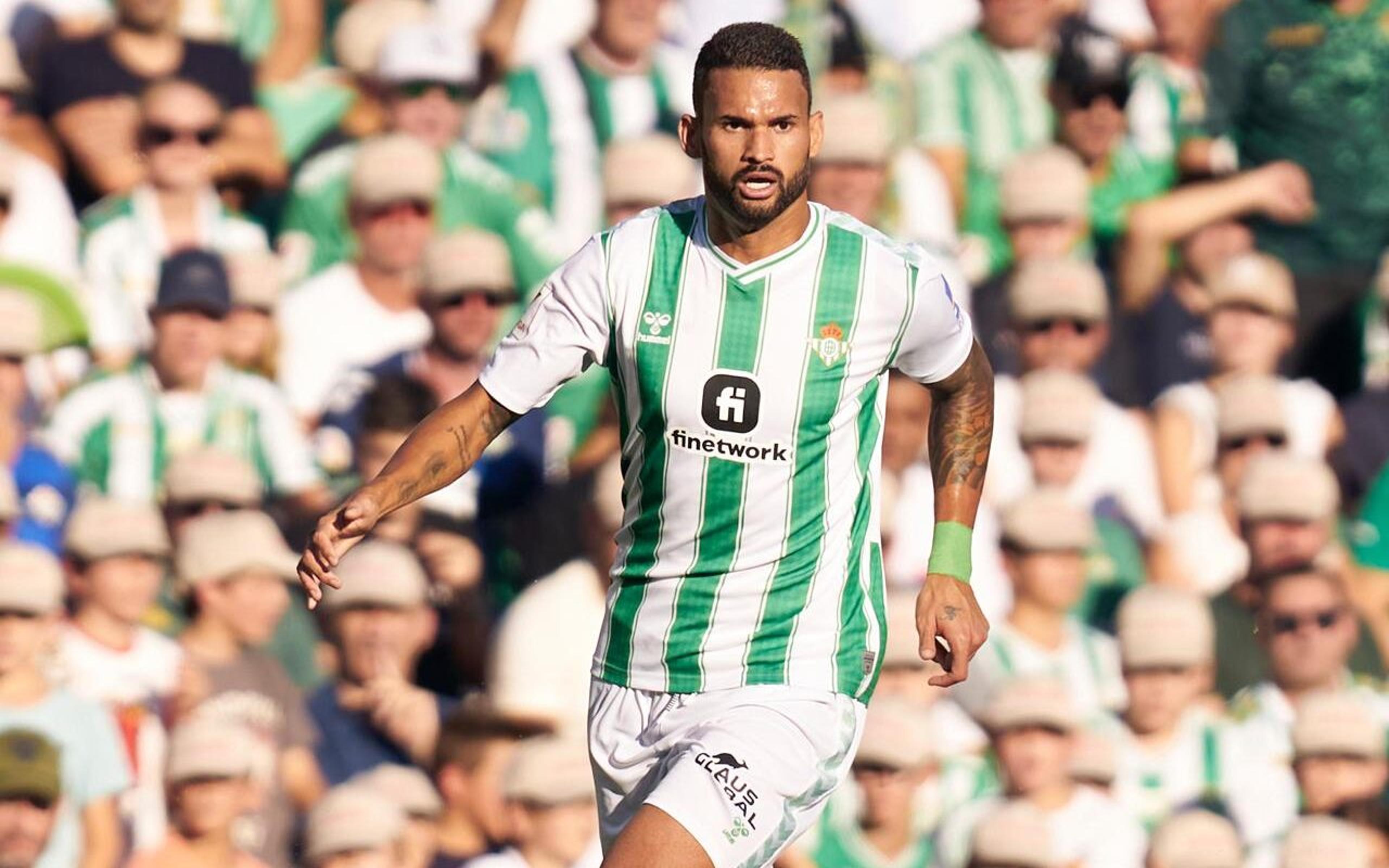 Palmeiras mantém cautela sobre contratação de Willian José; Betis ‘força’ saída