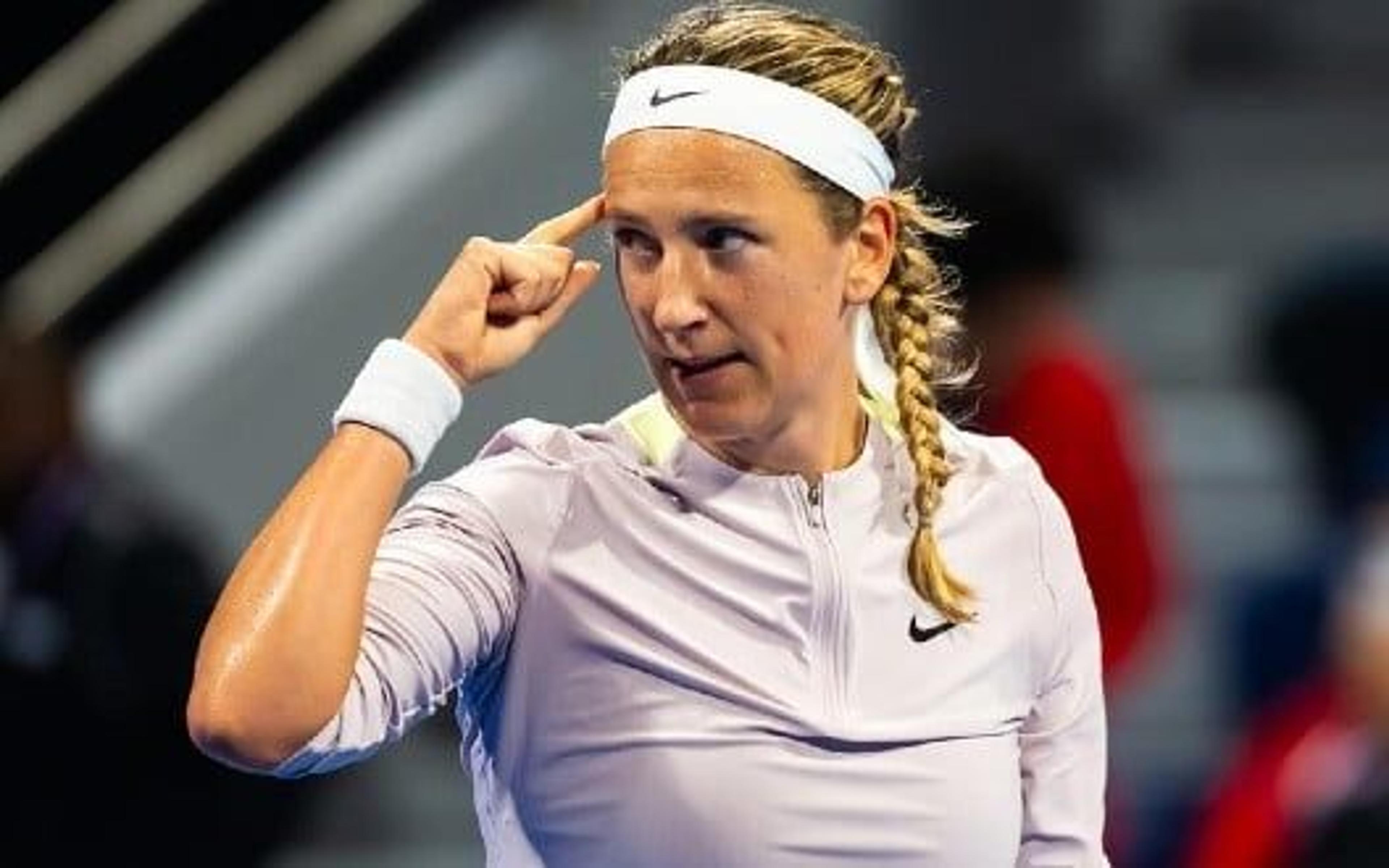 Ostapenko leva pneu de Azarenka e faz papelão na rede em Doha