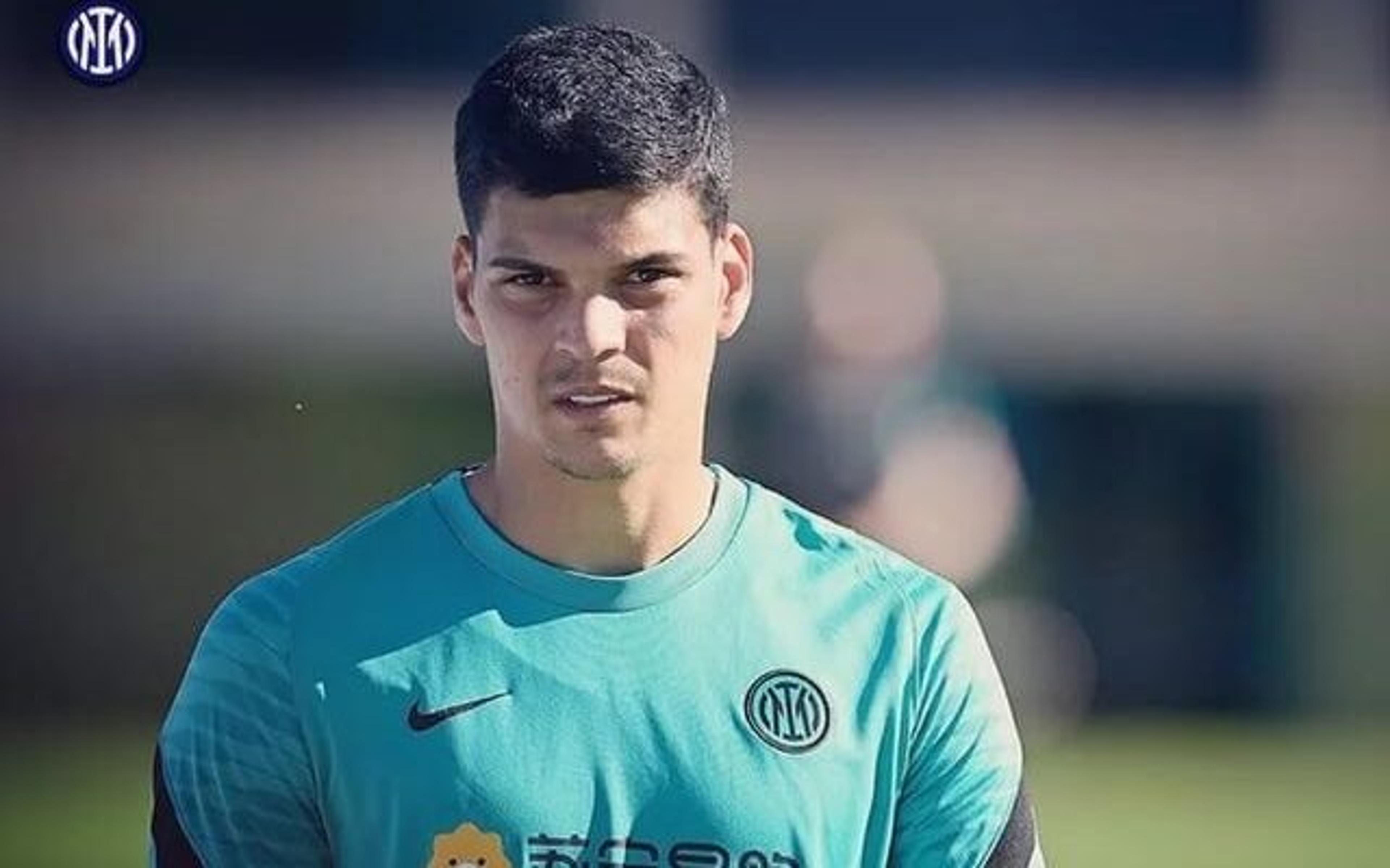 Santos anuncia contratação de goleiro ex-Inter de Milão